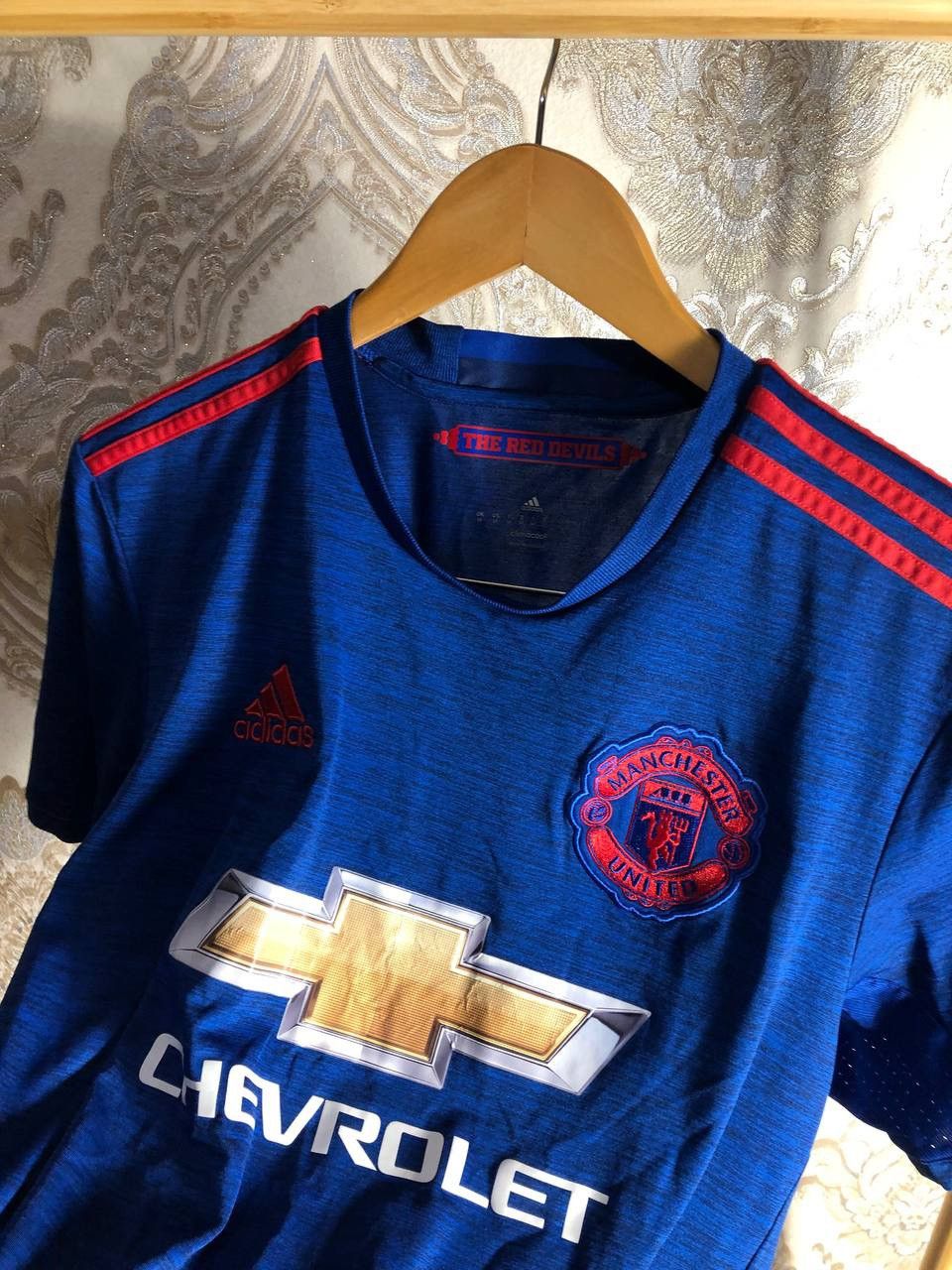 Adidas VINTAGE ADIDAS FC MANCHESTER UNITED ENGLAND SOCCER JERSEY Size US M / EU 48-50 / 2 - 4 Thumbnail