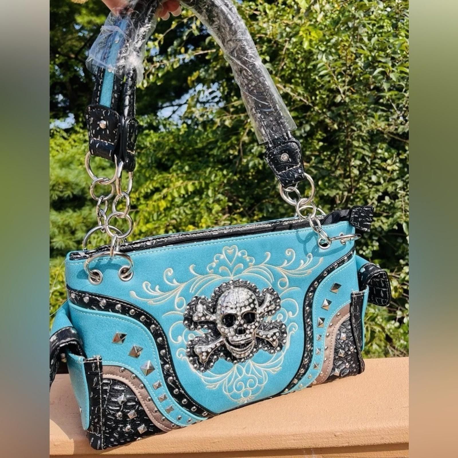 Designer Handmade Skull Leather Turquoise Shoulder Bag NWT Size ONE SIZE - 5 Thumbnail