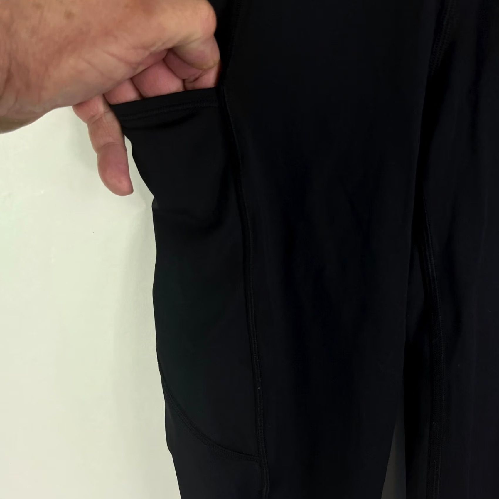 Lululemon Lululemon Pocketed Leggings Womens Size 4 Black 24X20 Size 27" / US 4 / IT 40 - 2 Thumbnail