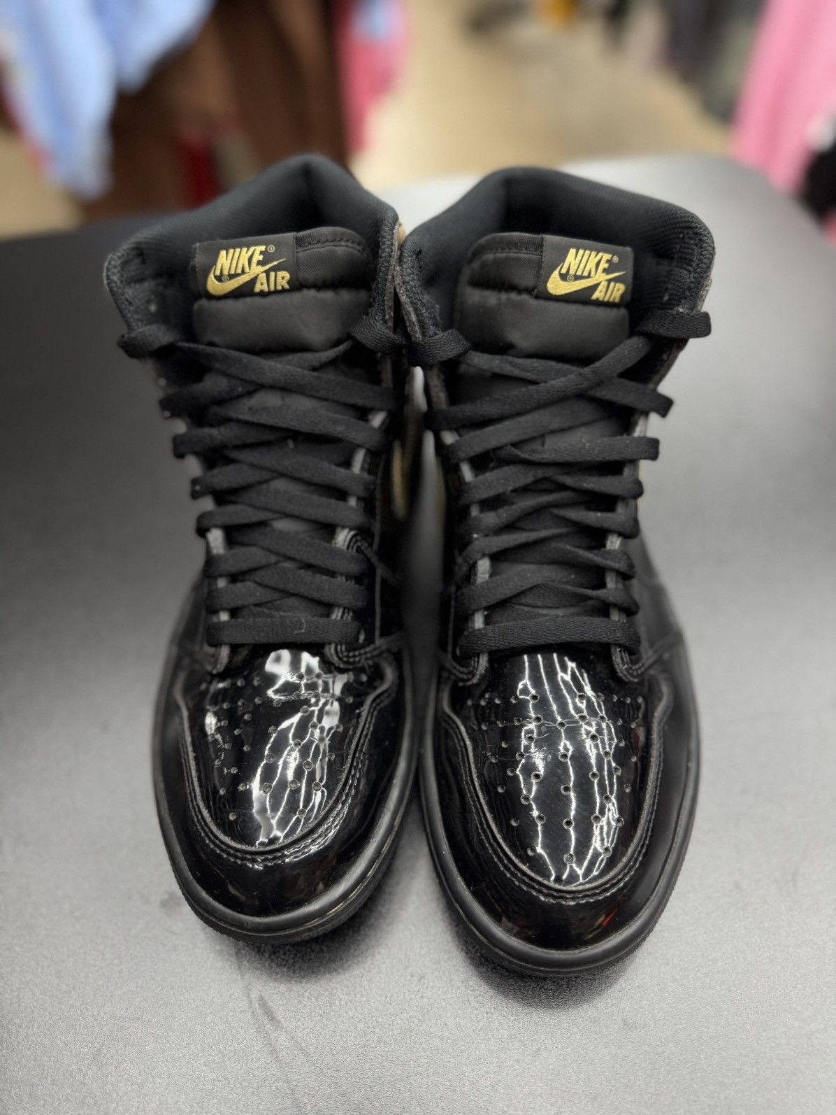 Jordan Brand × Nike Jordan 1 High Black Metallic Size 9.5 (2020) Size US 9.5 / EU 42-43 - 6 Thumbnail