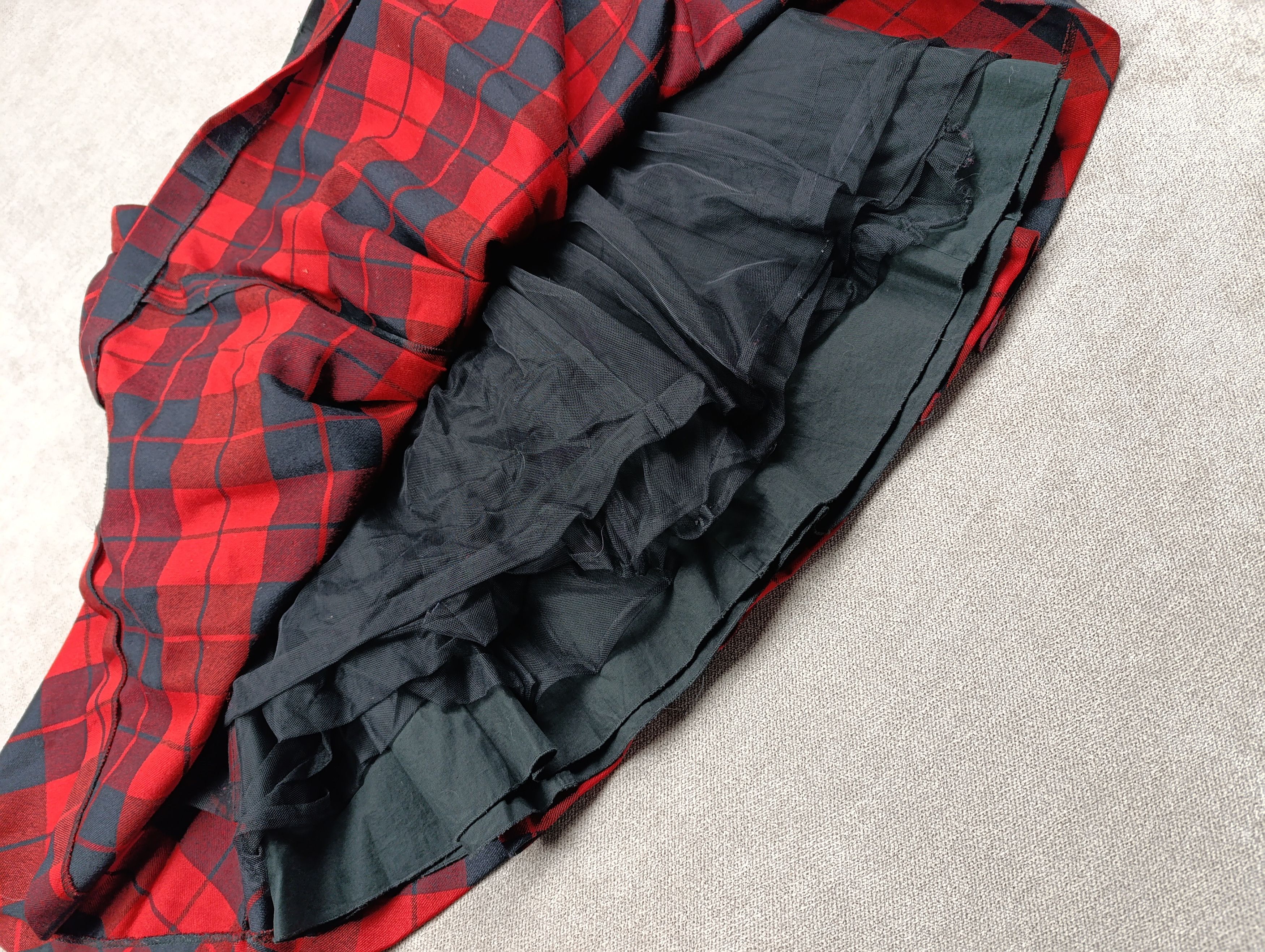 Dolce & Gabbana DOLCE & GABBANA D&G RED PLAID PANNIER WOOL MINI SKIRT WOMENS Size 27" / US 4 / IT 40 - 10 Thumbnail