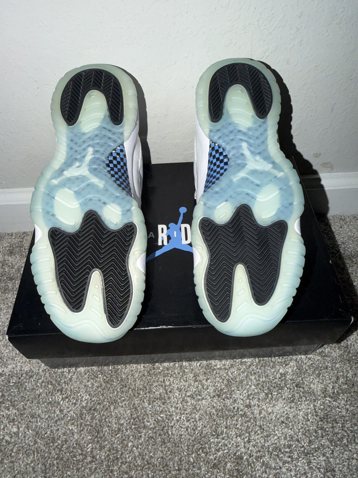 Jordan Brand Retro 11 Low Legend Blue Size US 7 / EU 40 - 5 Thumbnail