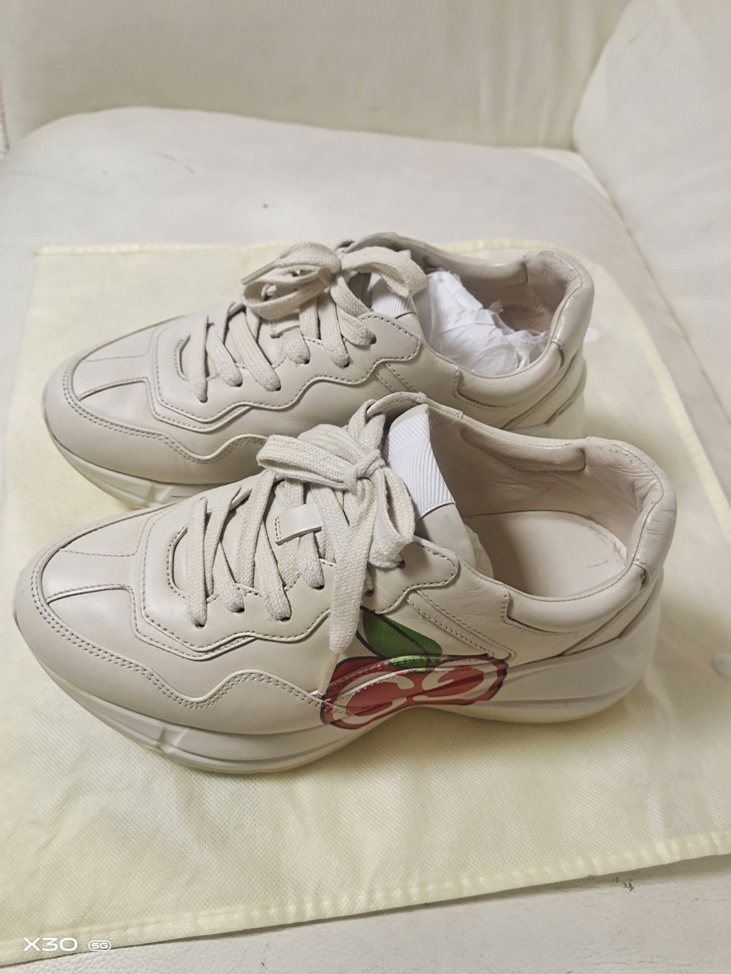 Gucci Gucci Women's Apple Dad Shoes 36 Size US 5 / IT 35 - 1 Thumbnail