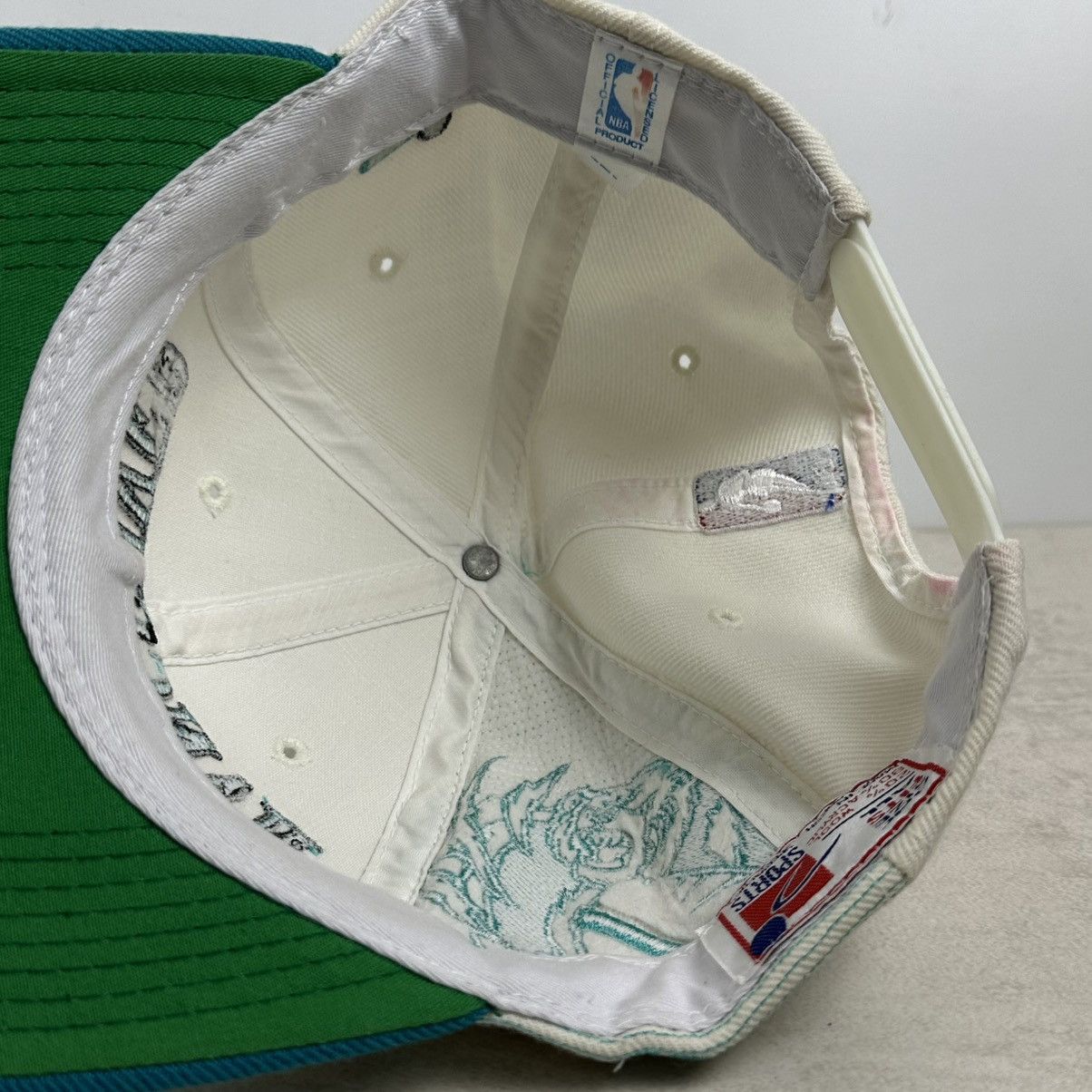 Vintage Vintage 90s Vancouver Grizzlies Laser Sports Specialties Hat Size ONE SIZE - 5 Thumbnail