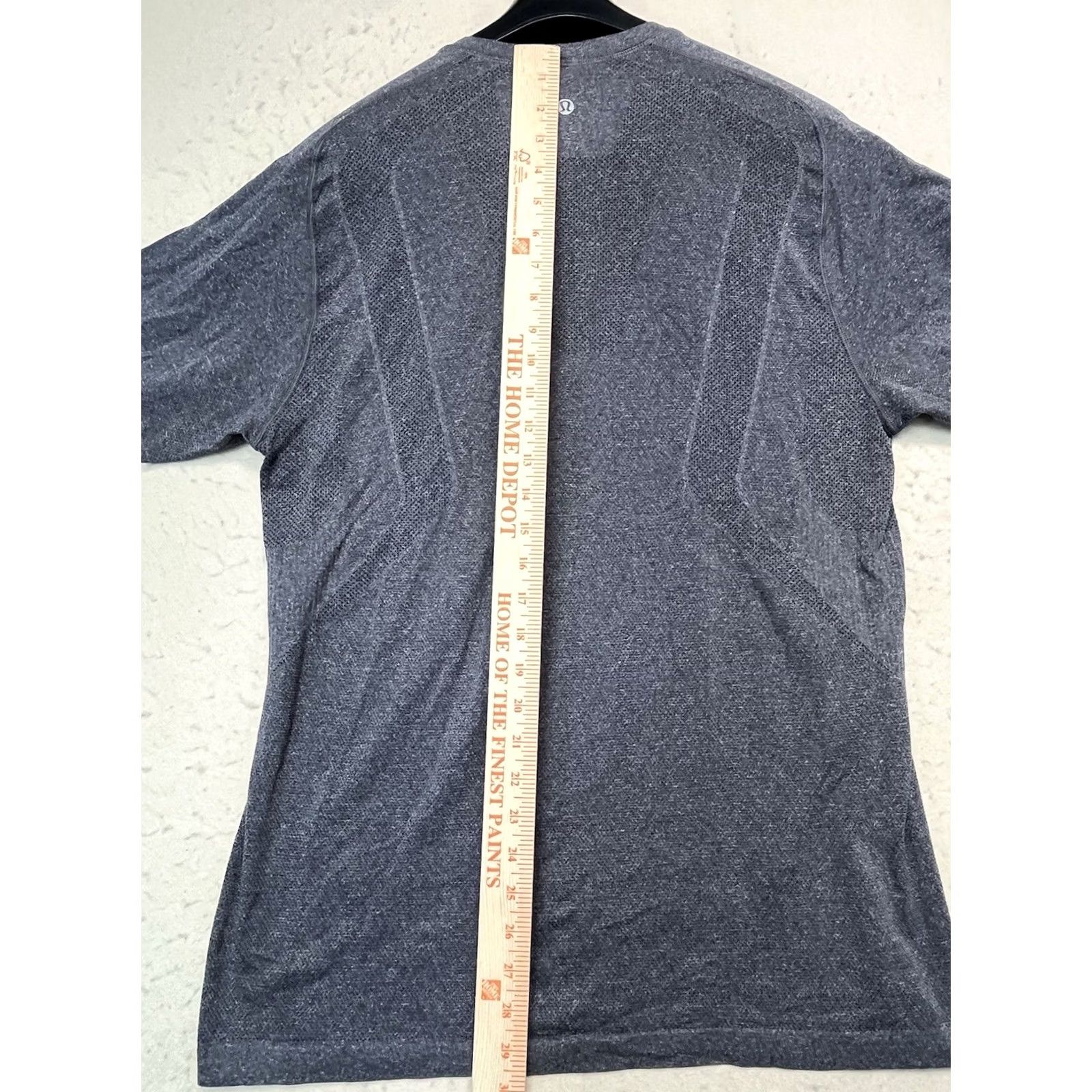 Lululemon Lululemon Metal Vent Tech Shirt Men M-L Gray Short Sleeve Crew Neck Pullover Activewear Logo Hangover Sundays Regular Size Size US M / EU 48-50 / 2 - 4 Thumbnail