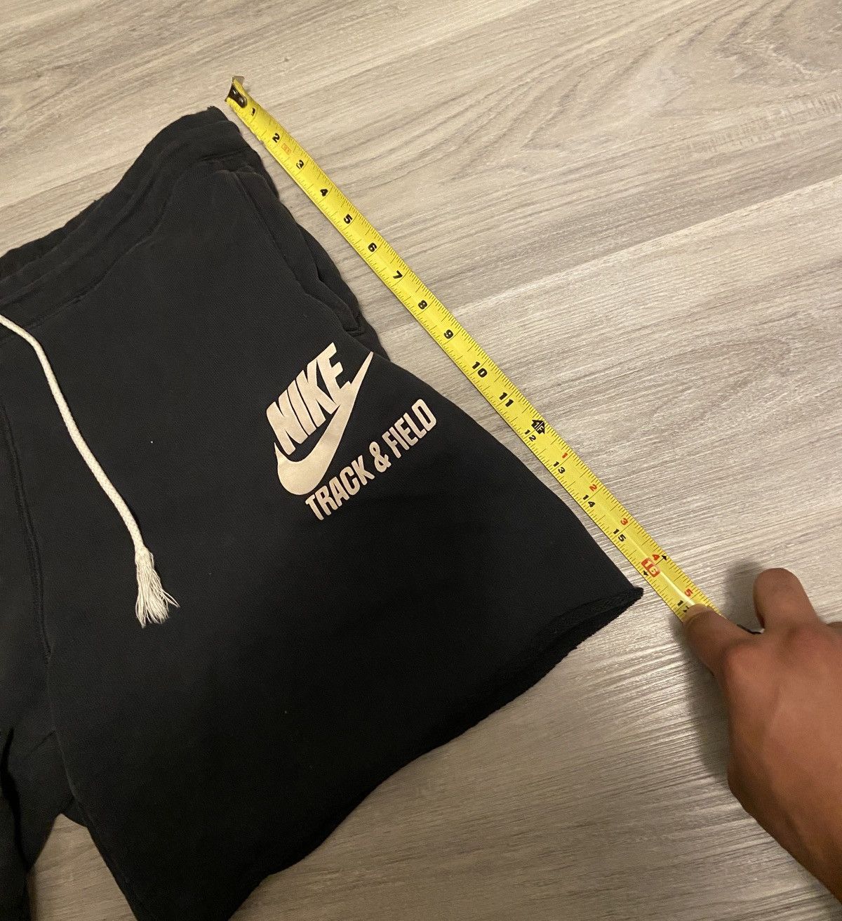 Nike Nike Track and Field Sweat Shorts Size US 36 / EU 52 - 3 Thumbnail