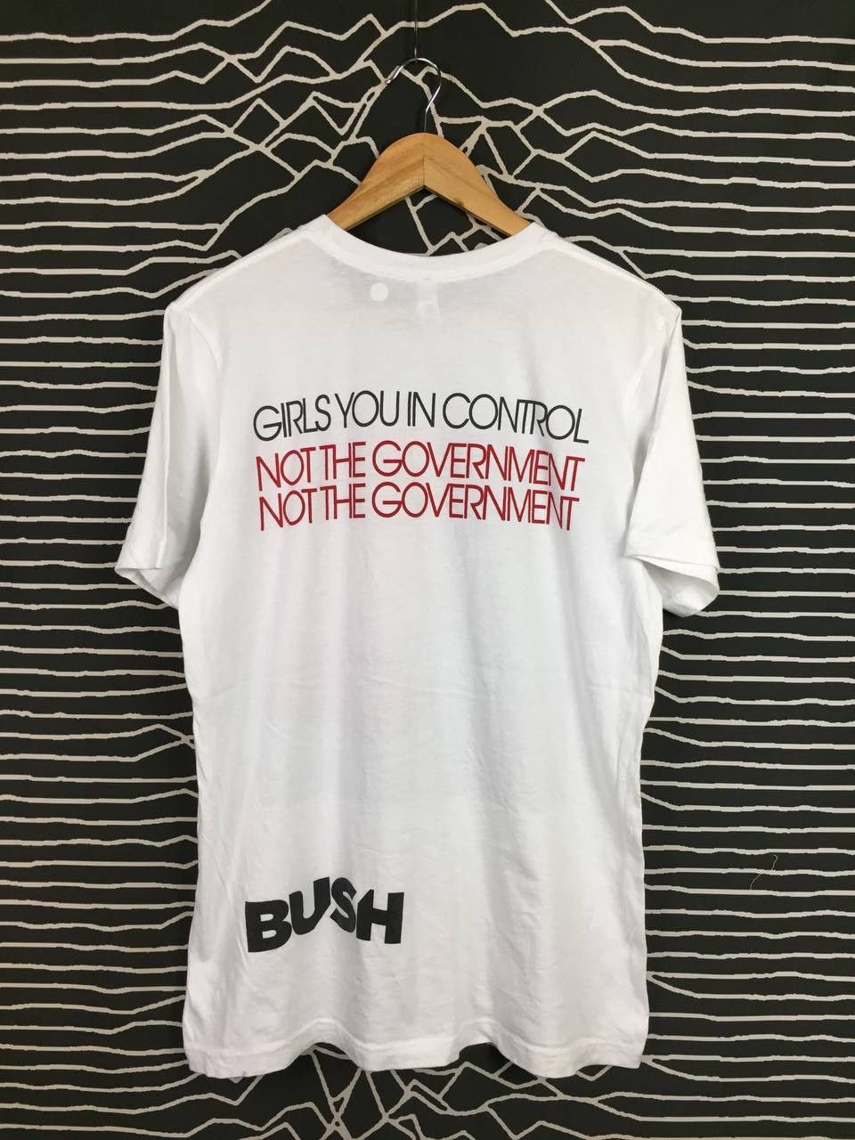 Band Tees Bush Post-Grunge Band Girls You In Control Not The Gov Tee Size US L / EU 52-54 / 3 - 6 Thumbnail
