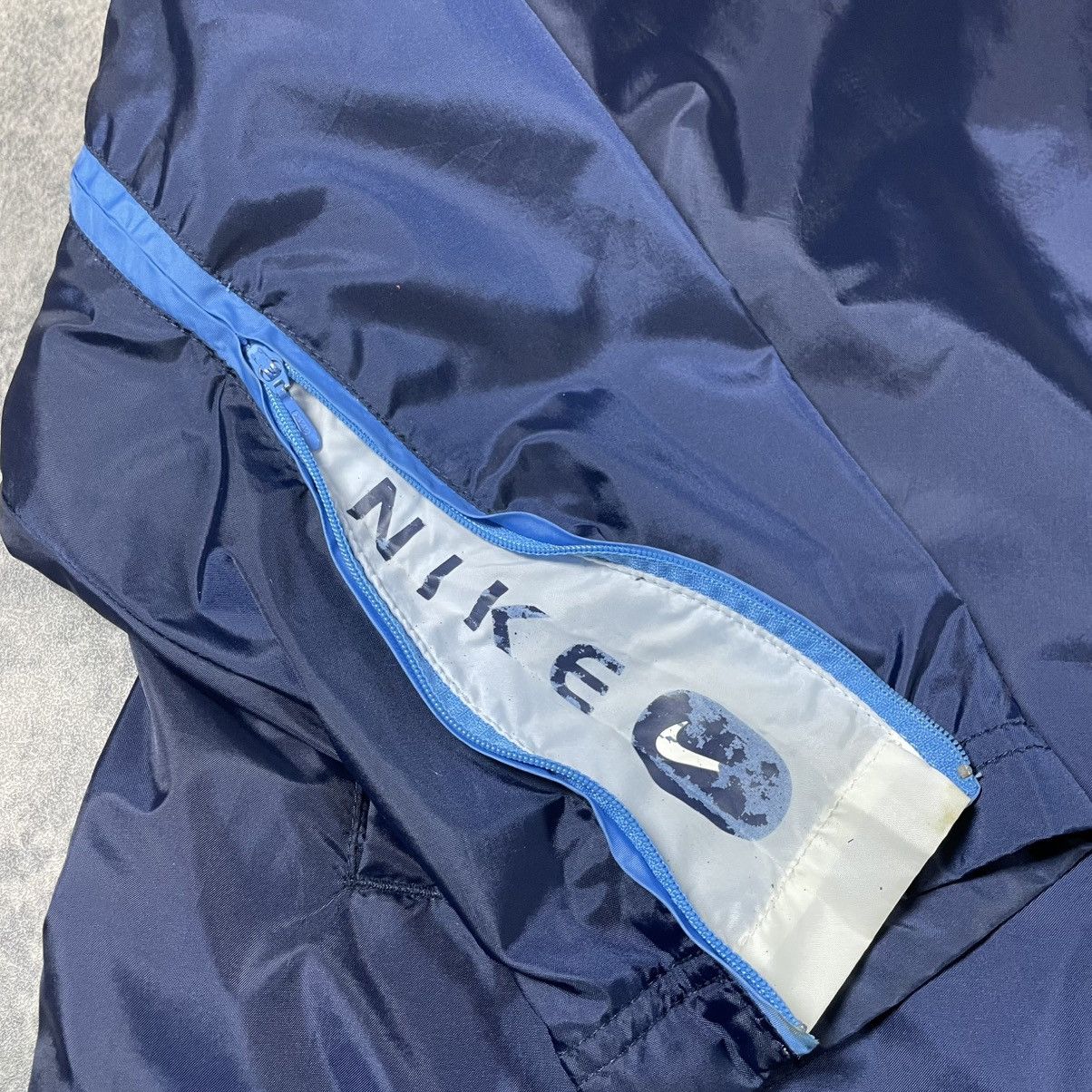 Nike Nike Y2K Windbreaker with flare cuffs Size US L / EU 52-54 / 3 - 2 Thumbnail