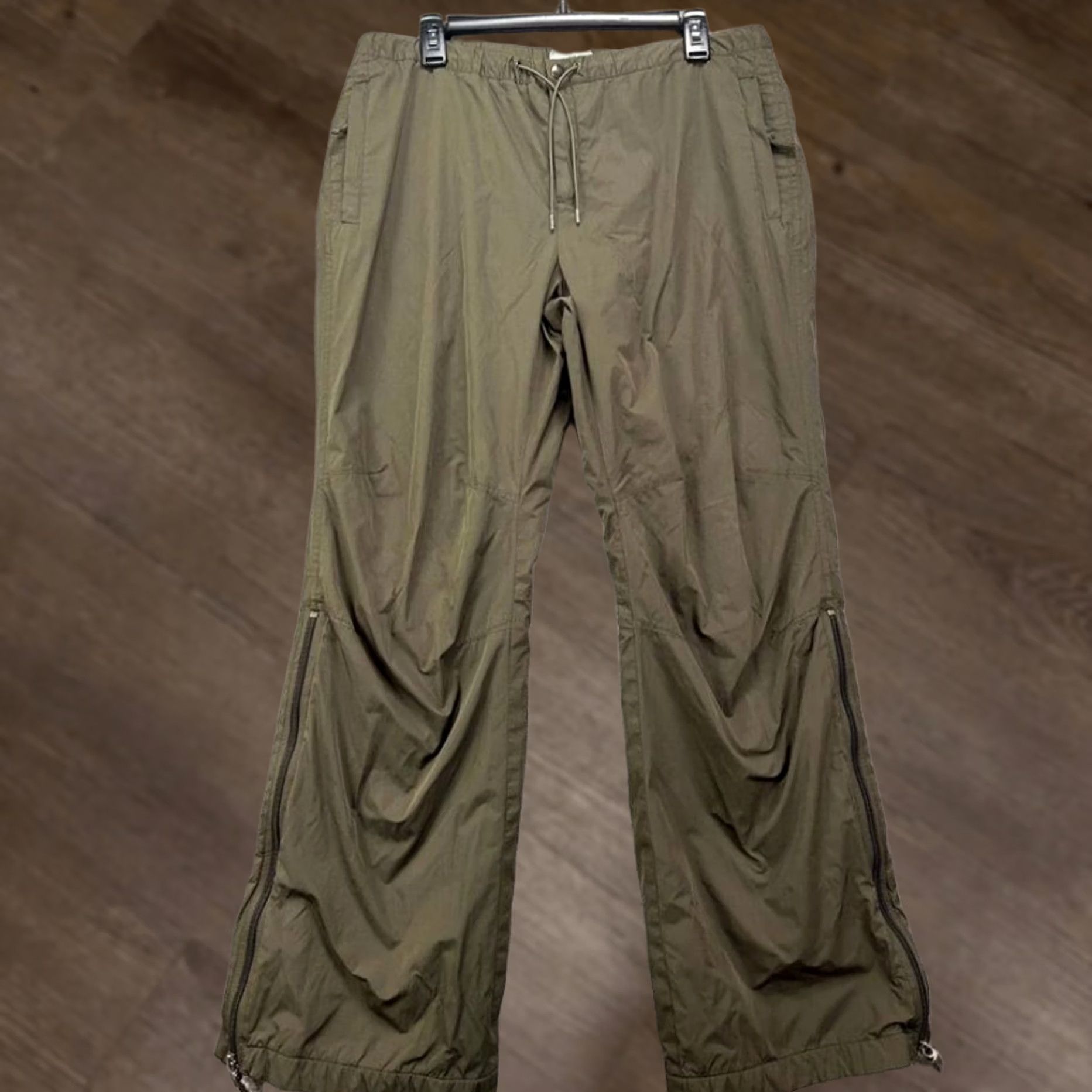 Banana Republic Banana Republic Snow Pants Womens 12 Green Lined Mid-Rise Drawstring Pockets Elastic Waist Outdoor Ski Hiking Wide-Leg Softshell Mens Womens Girls Size 34" / US 12 / IT 48 - 1 Thumbnail