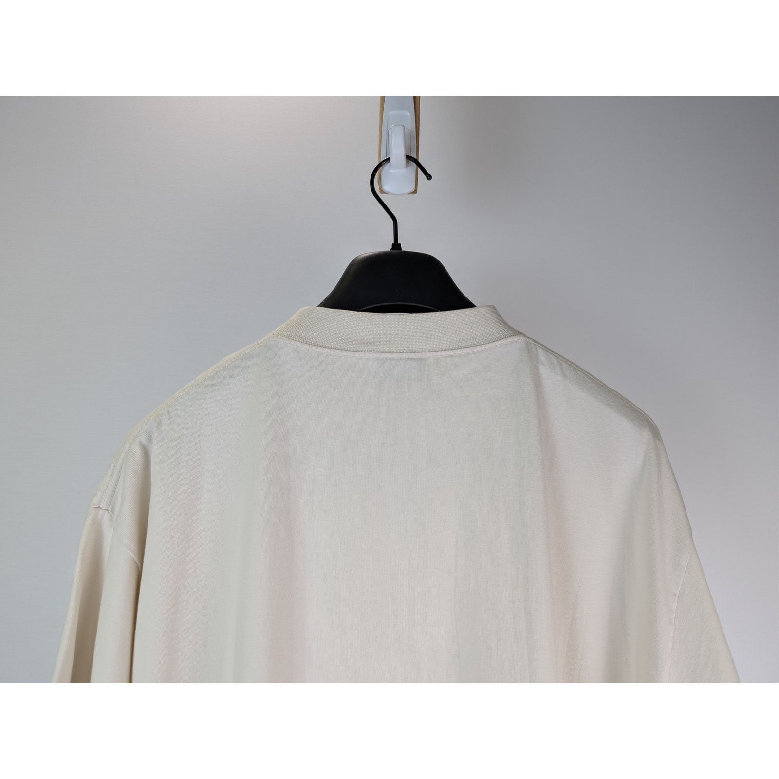 Balenciaga o1rshd1 BB Stencil Vintage Oversized Jersey T-Shirt in Ecru Size US M / EU 48-50 / 2 - 12 Thumbnail