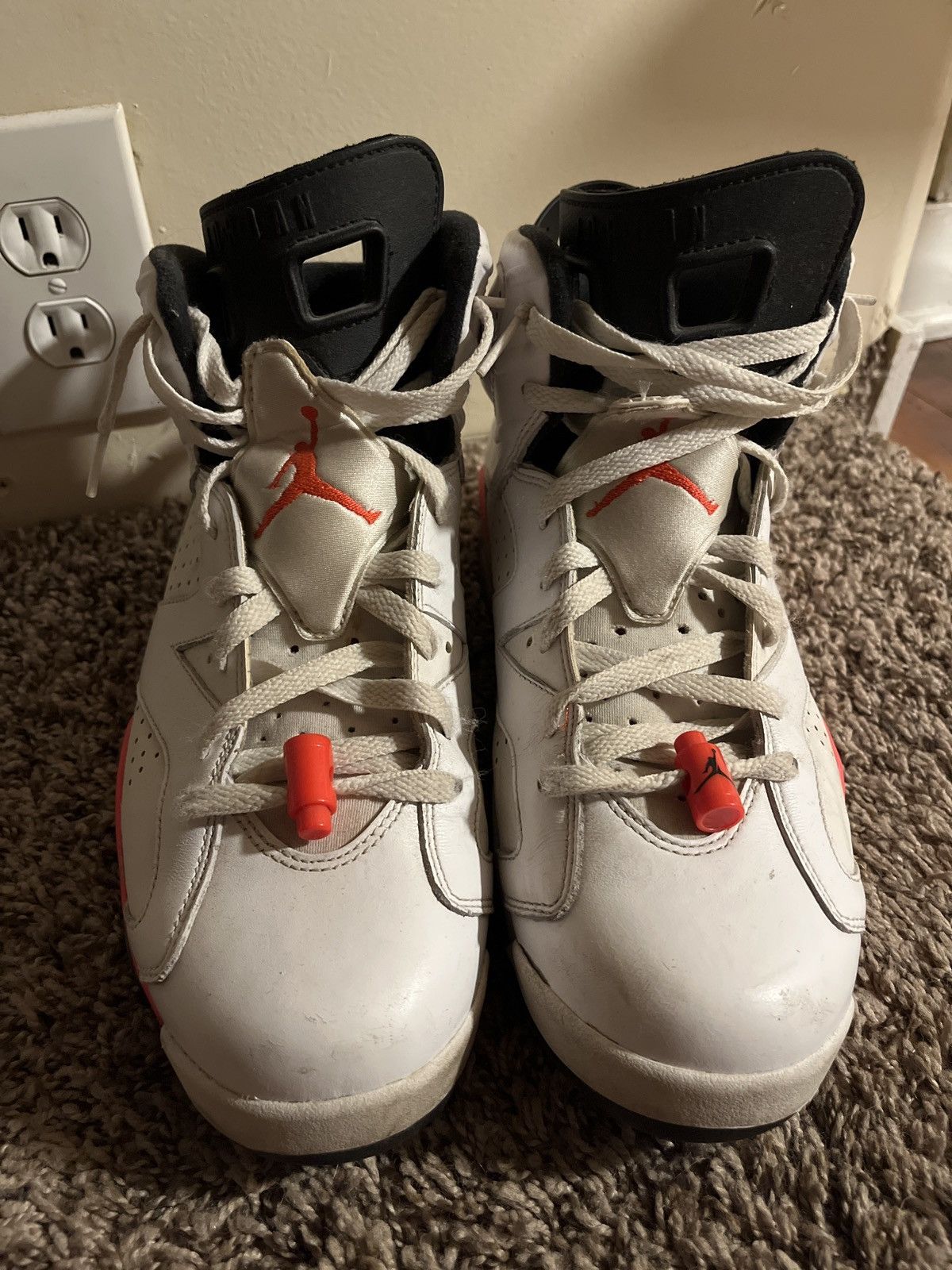 Jordan Brand × Nike Jordan six white infrared 2013 Size US 10.5 / EU 43-44 - 3 Thumbnail