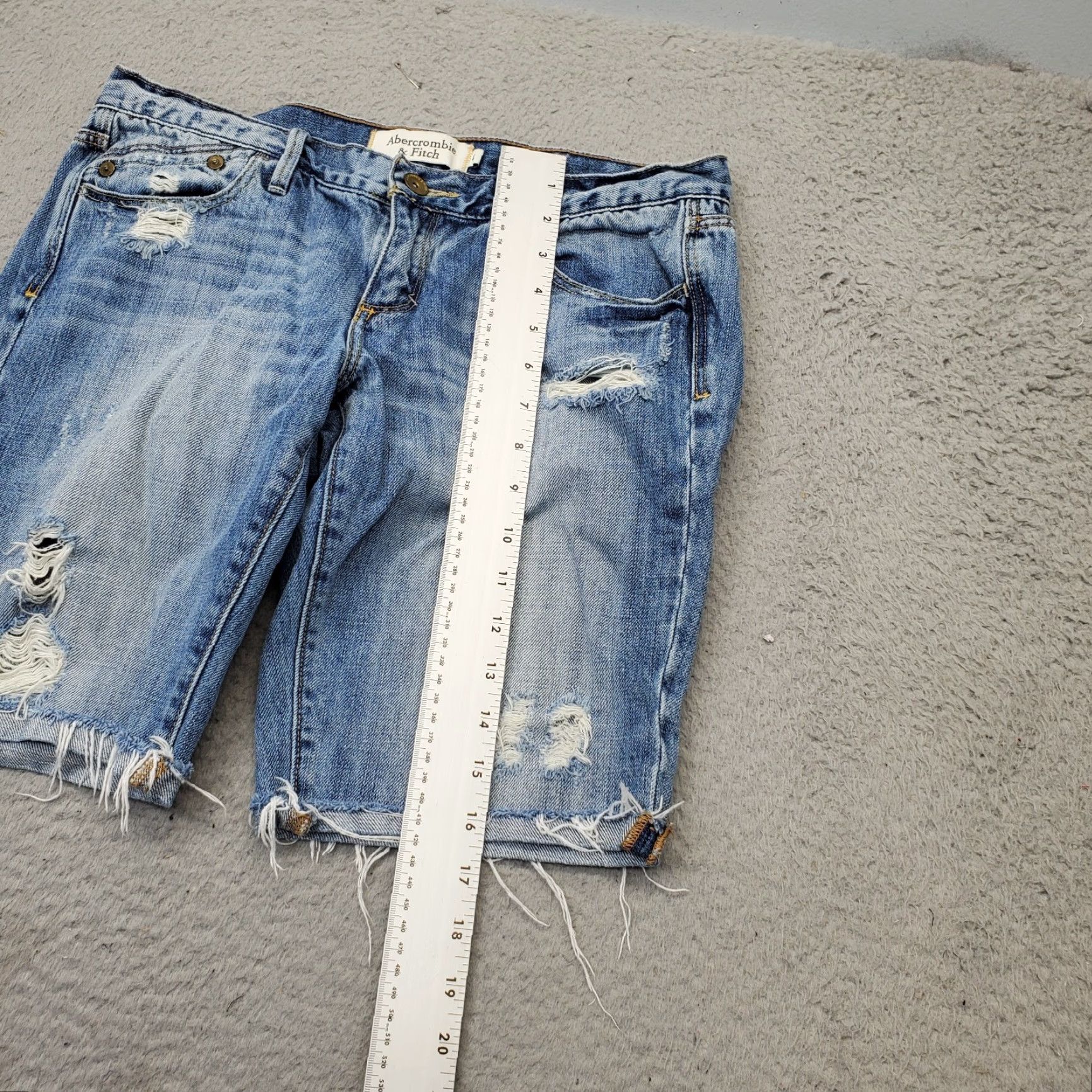 Abercrombie & Fitch Abercrombie & Fitch Womens Size 4 Denim Shorts Blue Cuffed Distressed Frayed Hem 5-Pocket Inseam 9.5" Regular fit, Casual Summer Size 27" / US 4 / IT 40 - 4 Thumbnail