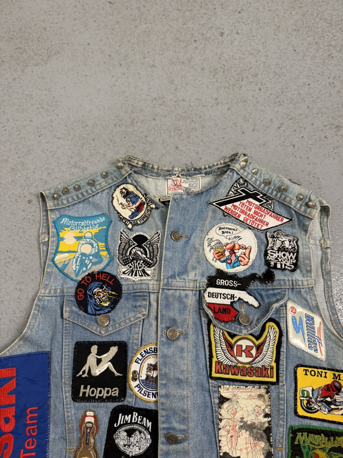 Vintage Biker Gang 80s 51States Cut Embroidered Studded Patched Vest Size US L / EU 52-54 / 3 - 6 Thumbnail