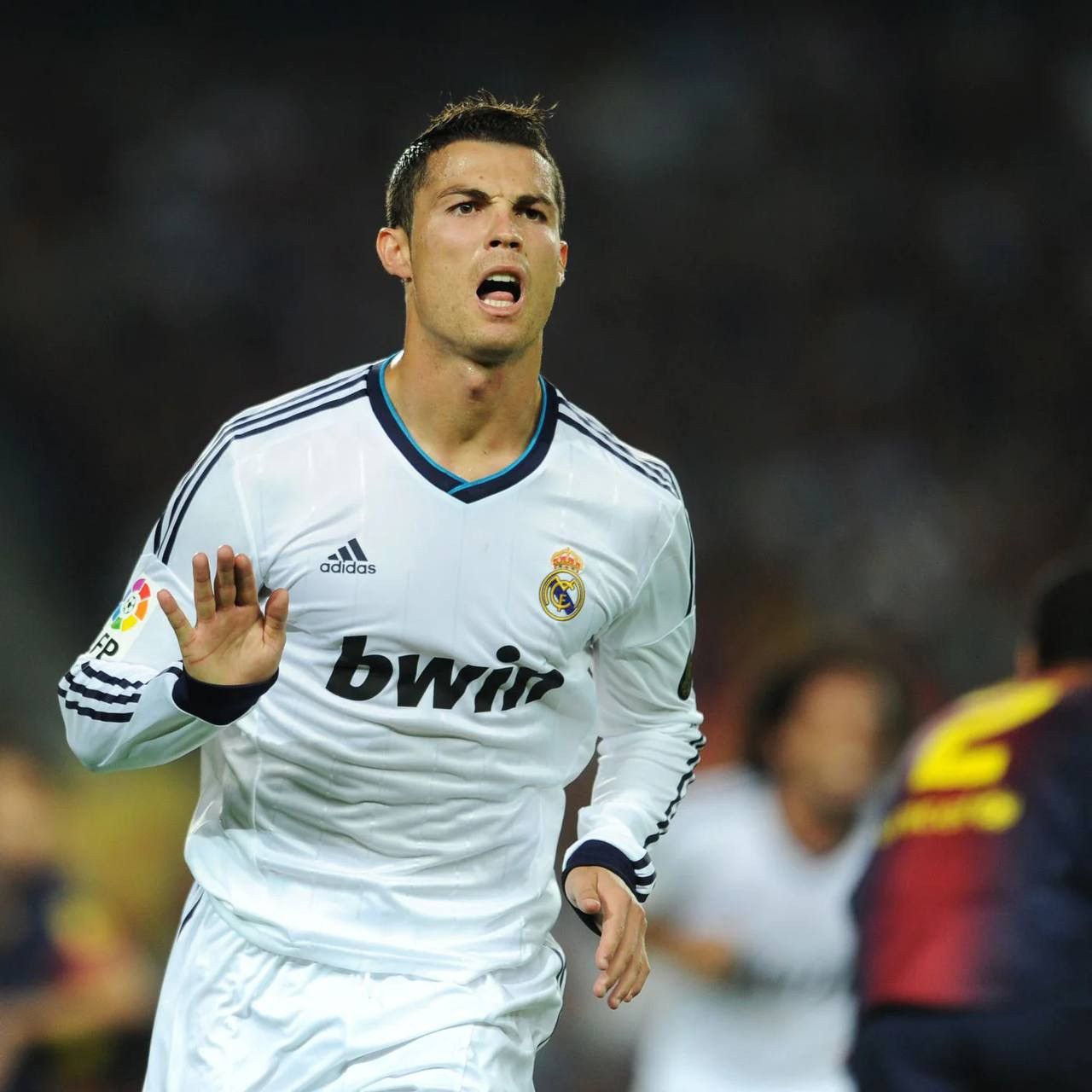 Adidas 2012/13 REAL MADRID HOME SOCCER FOOTBALL JERSEY SHIRT ADIDAS Size US M / EU 48-50 / 2 - 4 Thumbnail