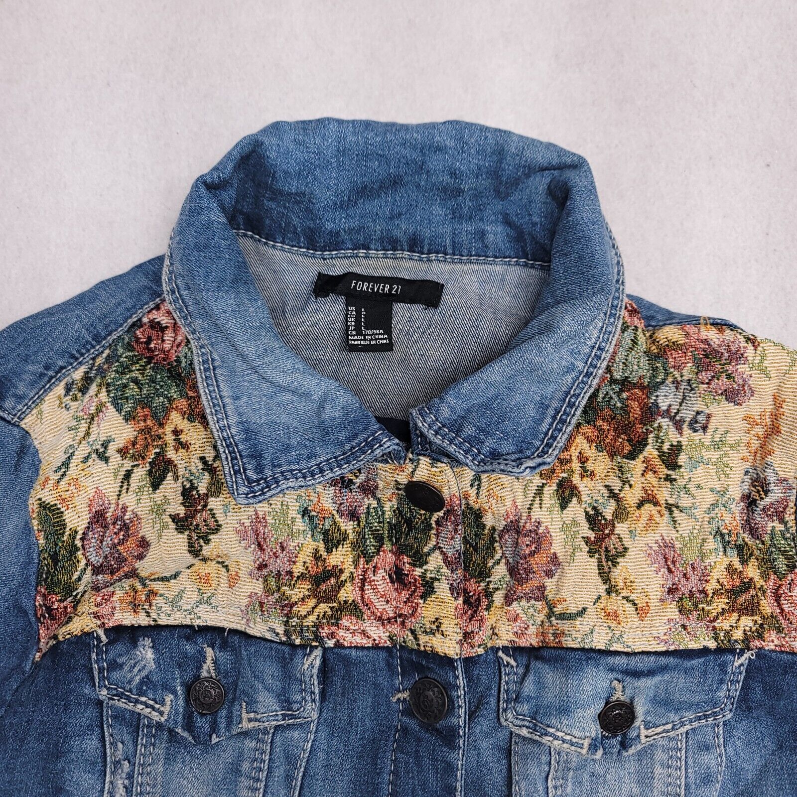 Forever 21 Forever 21 Button Up Denim Jean Jacket Womens Size L Blue Size L / US 10 / IT 46 - 1 Thumbnail