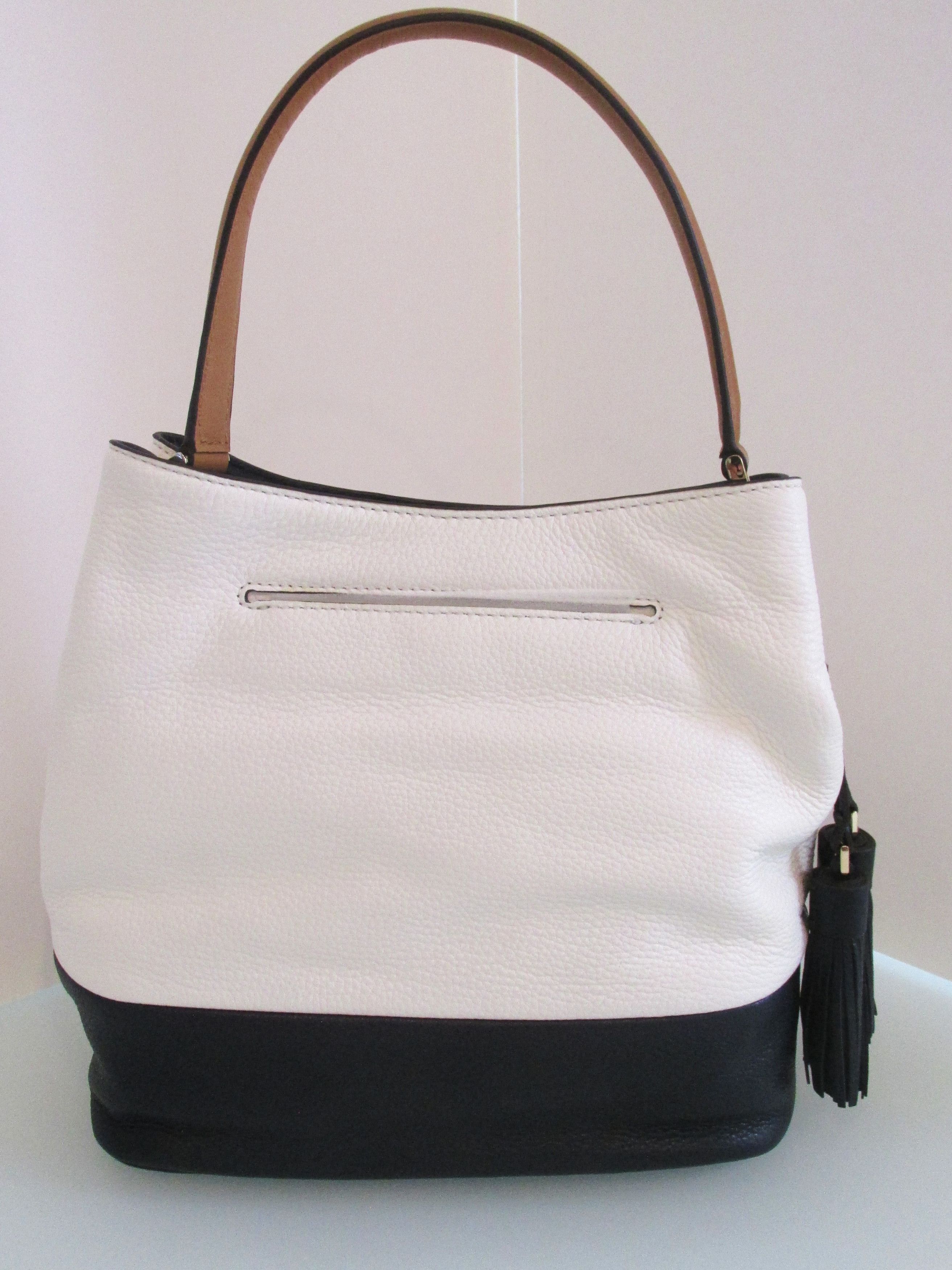 Michael Kors Michael Kors (Kip) New Large Bucket-Style Leather Handbag Size ONE SIZE - 2 Thumbnail