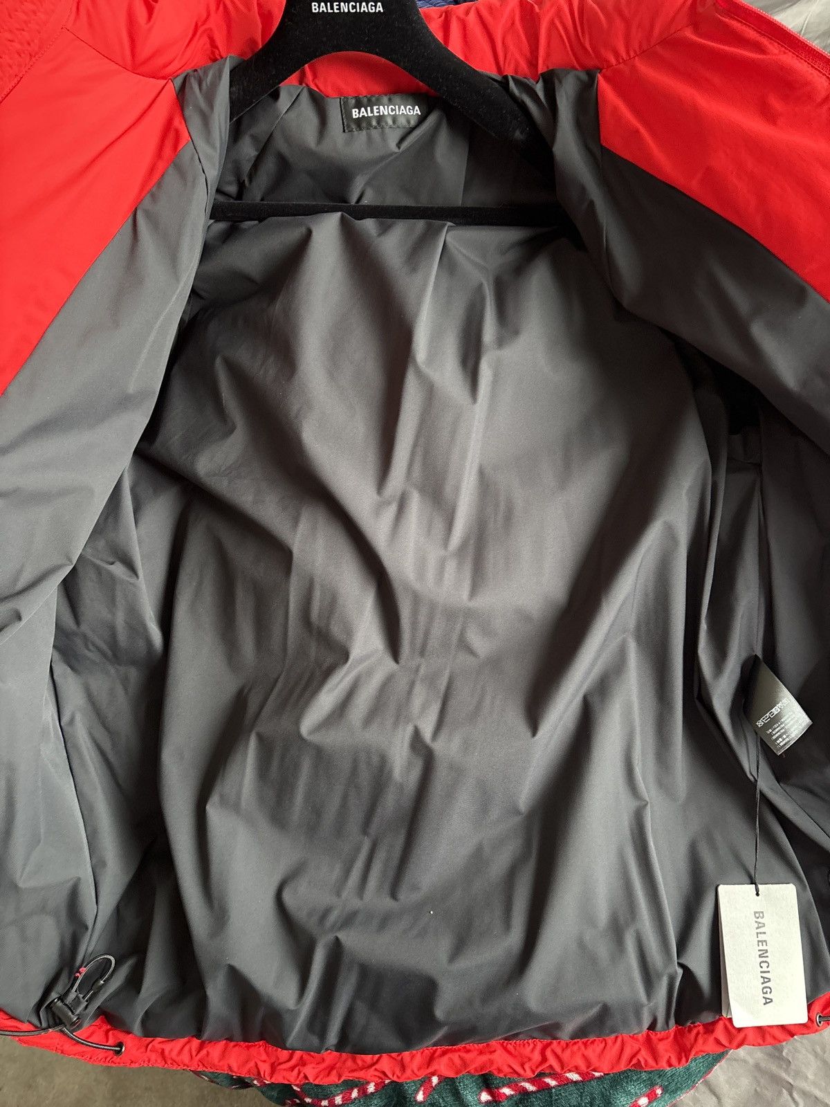 Balenciaga Balenciaga football puffer Size US S / EU 44-46 / 1 - 6 Thumbnail