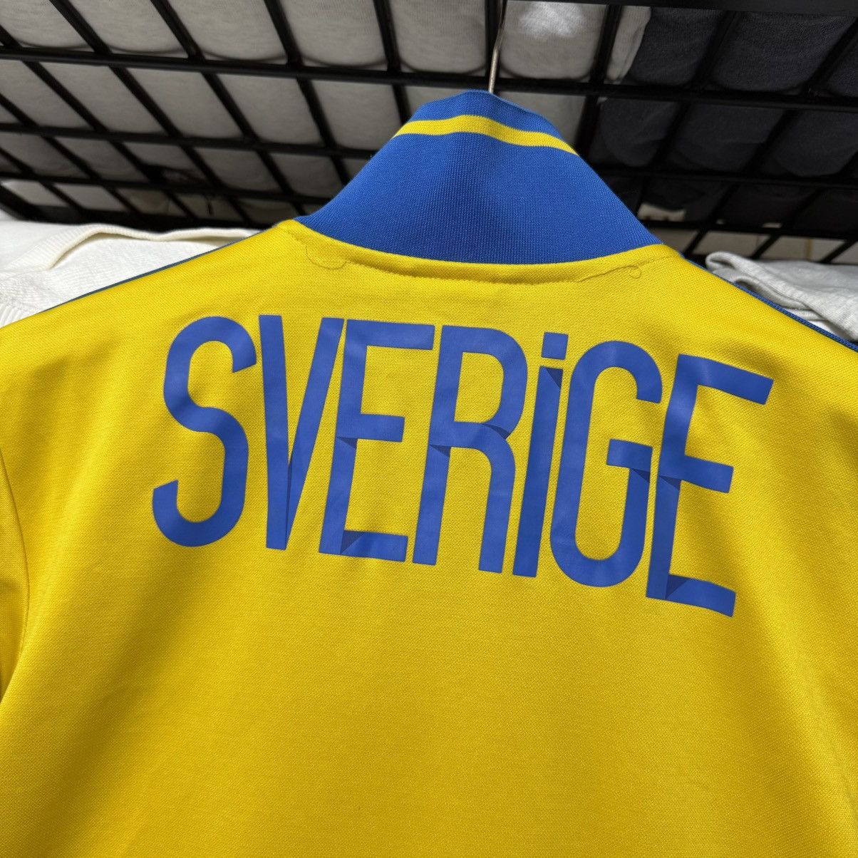 Adidas Adidas sverige sweden football soccer tracktop Size US S / EU 44-46 / 1 - 12 Thumbnail