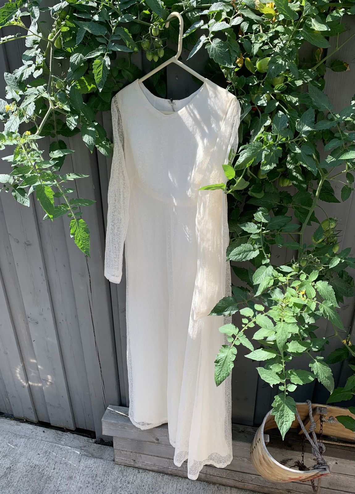 Vintage 1960s Lace Wedding Dress True Vintage Bridal Floor Length Size L / US 10 / IT 46 - 2 Thumbnail