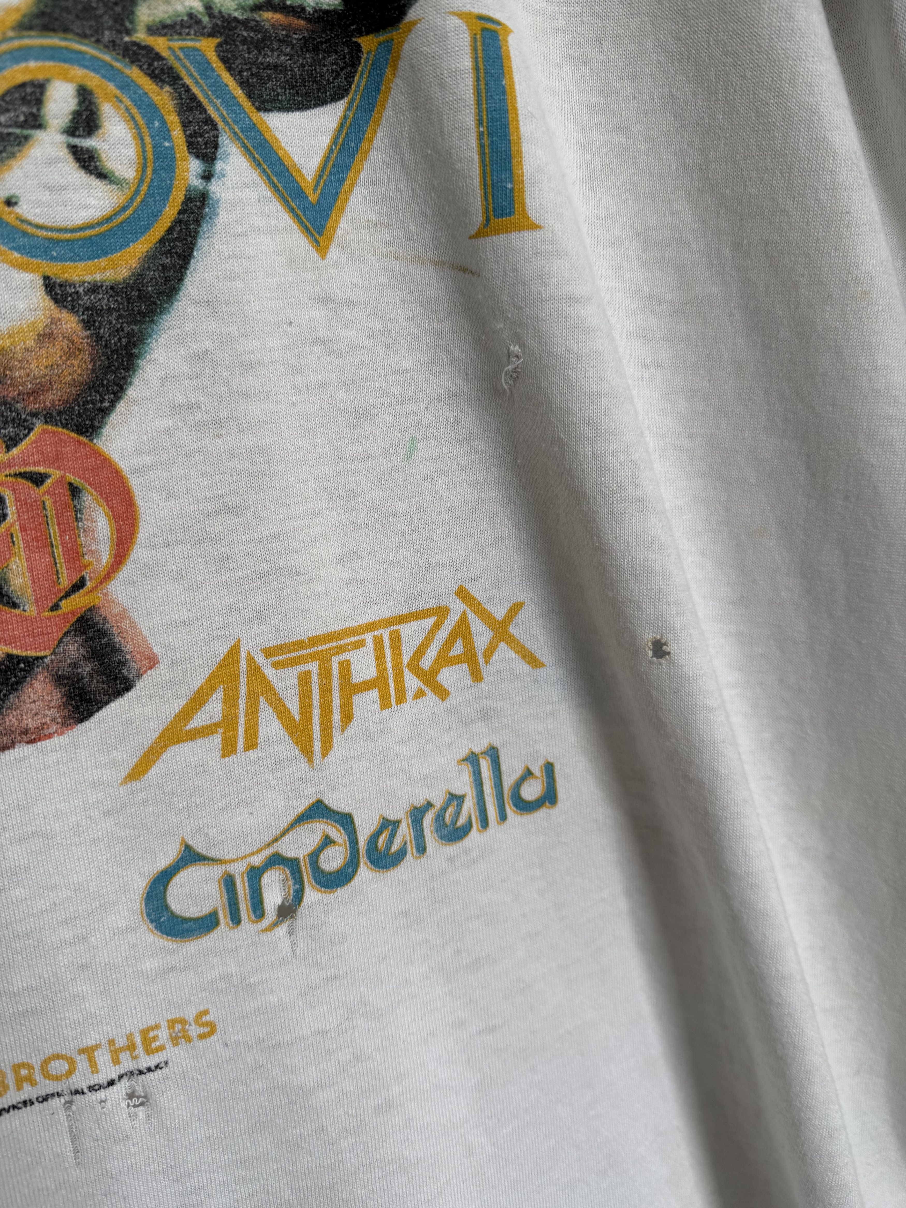Band Tees Vintage 1987 Monsters of Rock Bon Jovi long sleeve t-shirt Size US L / EU 52-54 / 3 - 4 Thumbnail
