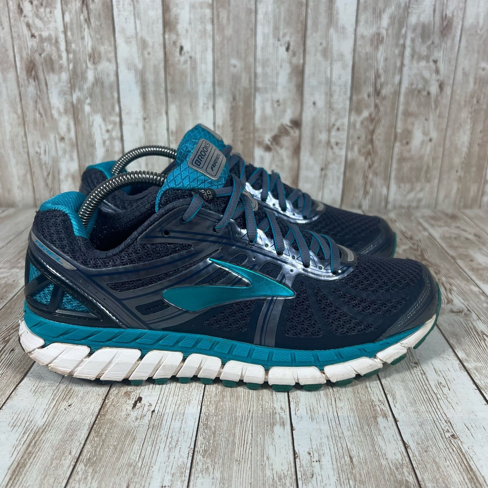 Brooks Brooks Ariel 16 running shoes Womens 10.5 Size US 10.5 / IT 40.5 - 1 Thumbnail