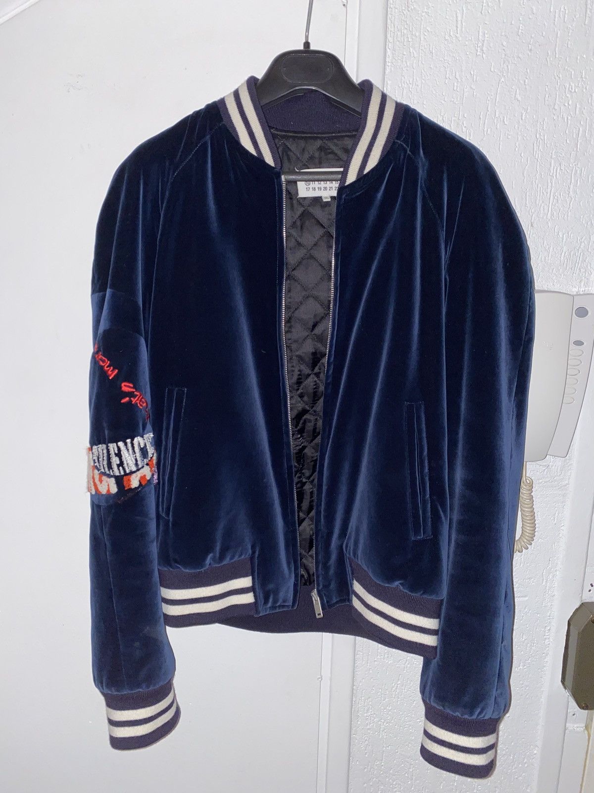 Maison Margiela Velvet embroidered deconstructed bomber jacket Size US S / EU 44-46 / 1 - 1 Thumbnail