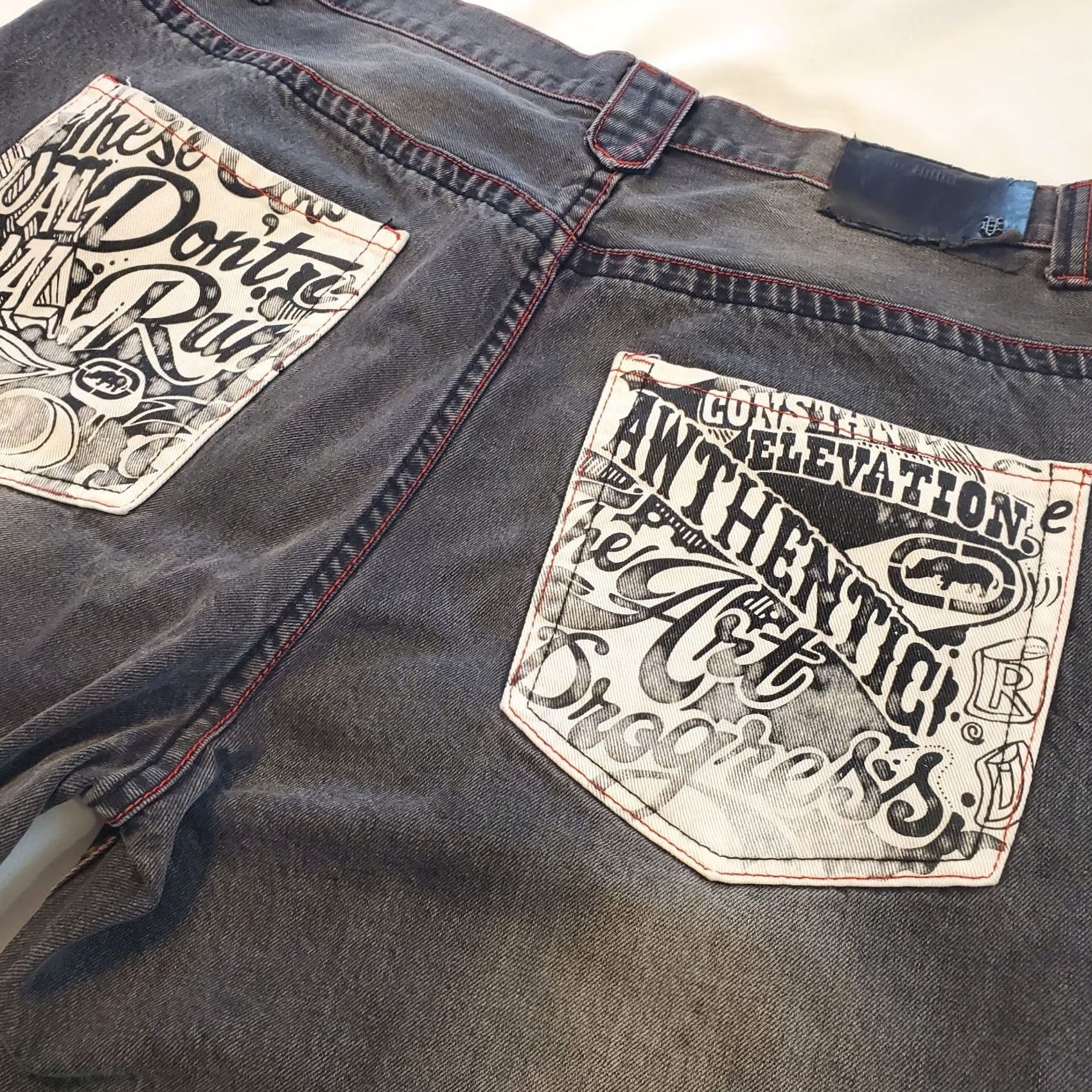 Ecko Unltd. VINTAGE Ecko Unltd Jeans Shorts Mens 42 Black Graffiti Street 90s Hip Hop Y2K Baggy Jorts 5-Pocket Denim Relaxed Rise High Button Closure Size US 42 / EU 58 - 4 Thumbnail