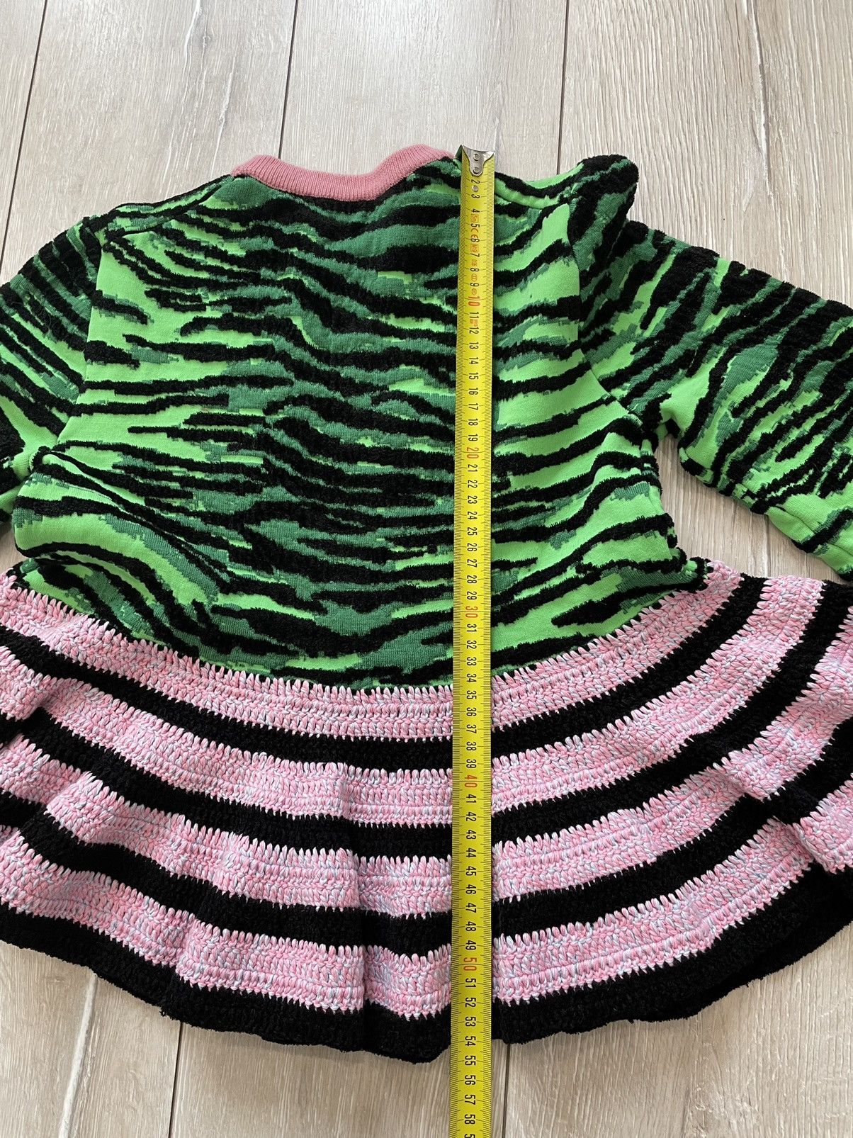 H&M × Kenzo × Vintage Kenzo x H&M Green/Pink Tiger Pattern Knit Sweater Size XS / US 0-2 / IT 36-38 - 11 Thumbnail