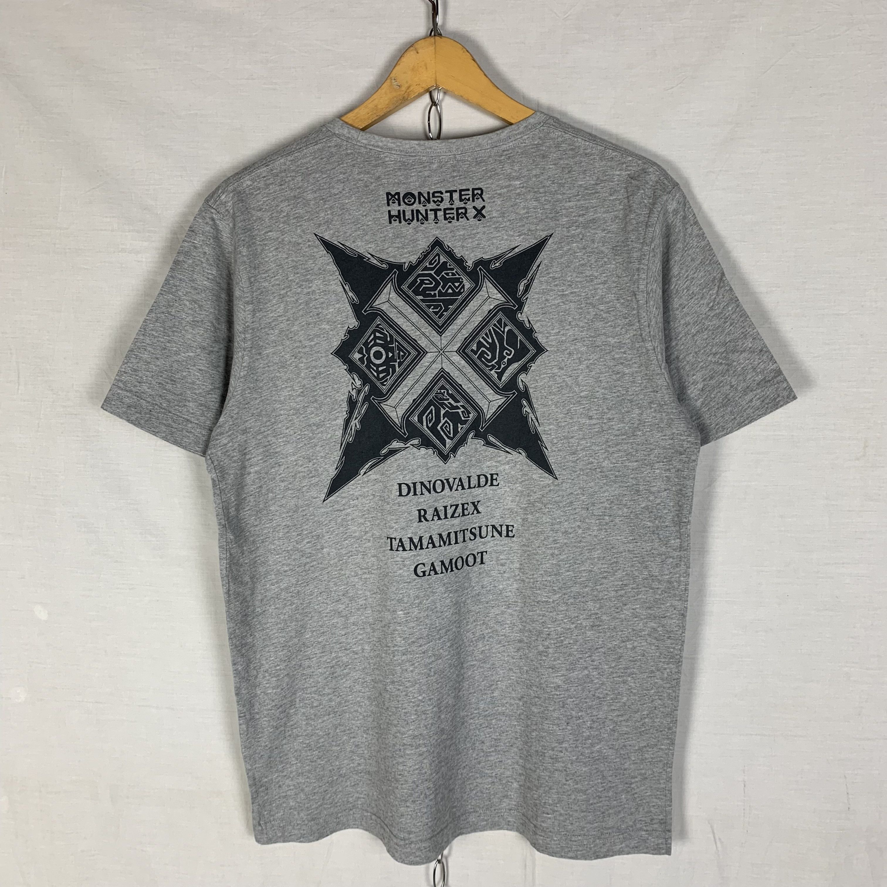 Uniqlo Monster Hunter Uniqlo Tshirt Size US M / EU 48-50 / 2 - 1 Thumbnail
