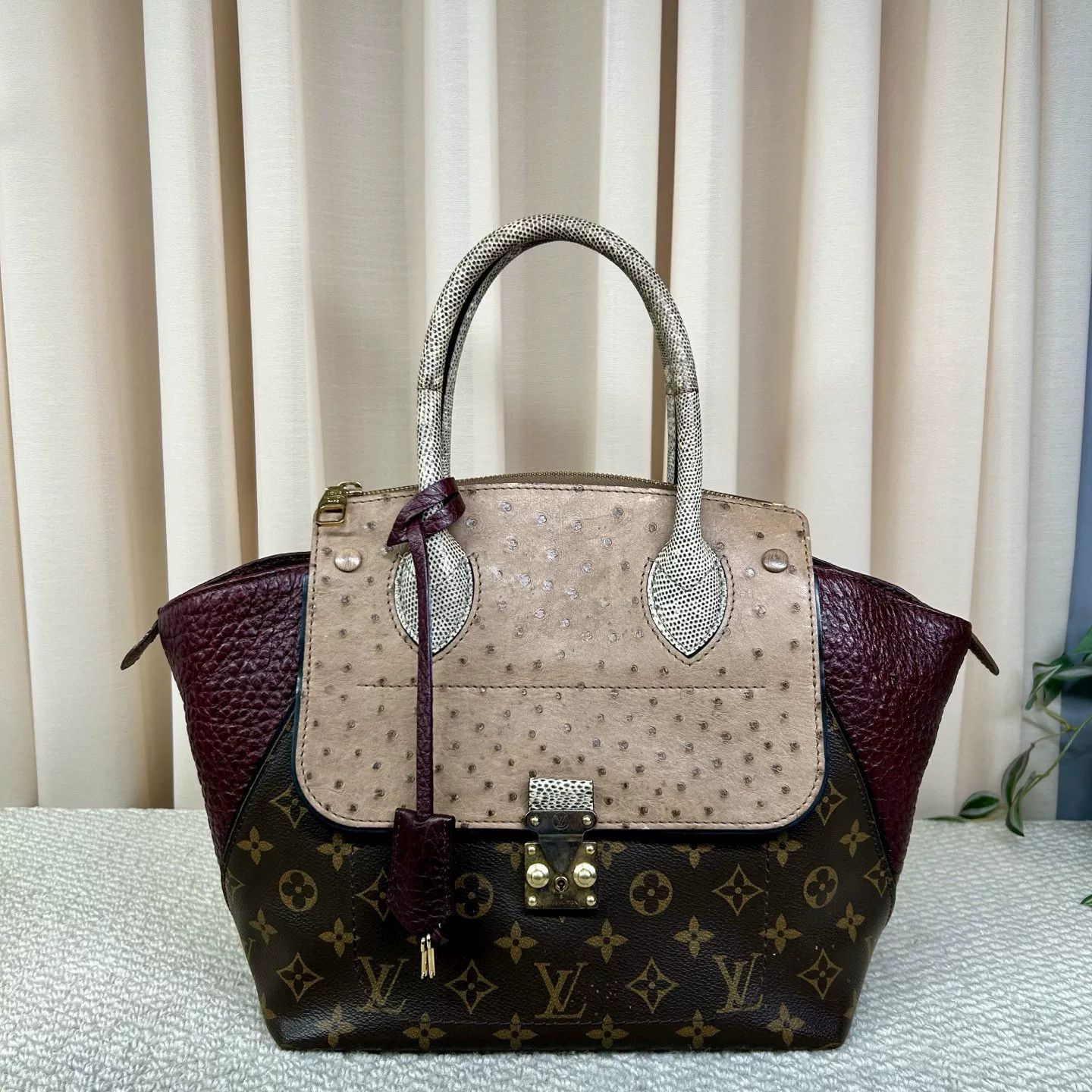 Louis Vuitton Pre-loved Bag Very good condition Size ONE SIZE - 1 Thumbnail