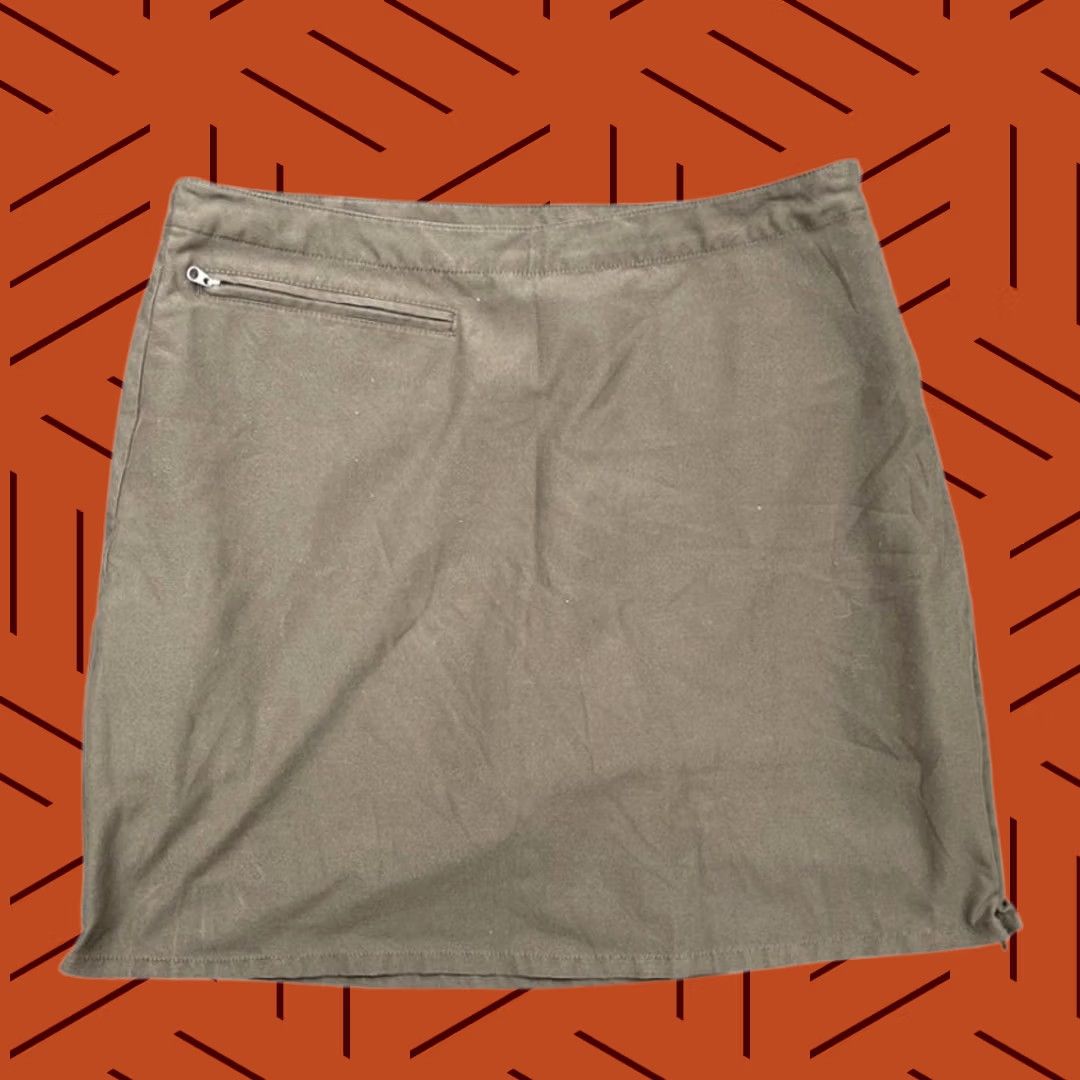 Patagonia VINTAGE Patagonia Duway Skort Womens 8 Black Side Zip Zip Hem Zip Pocket Mid Rise Skirt Size 30" / US 8 / IT 44 - 1 Thumbnail