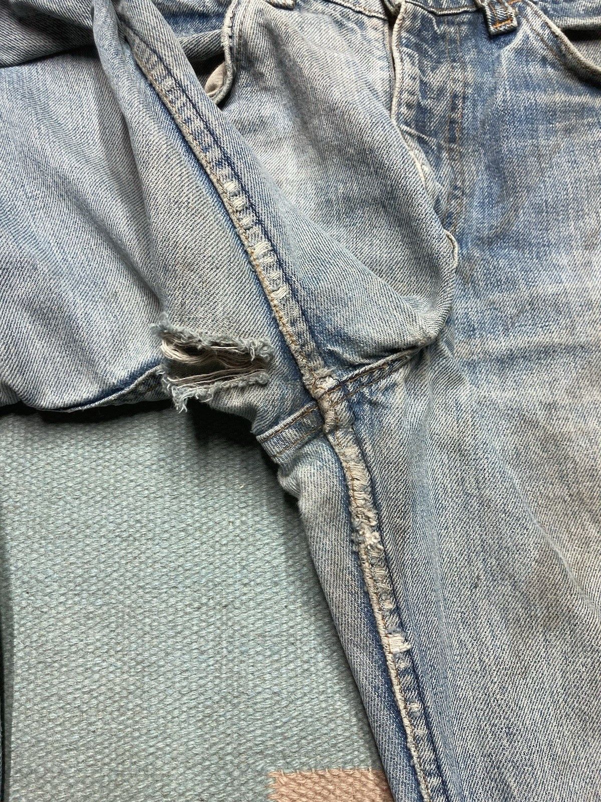 Levi's × Vintage 70s Levi’s 646 0217 jeans bell bottom faded distressed 31x30 Size US 31 - 6 Thumbnail