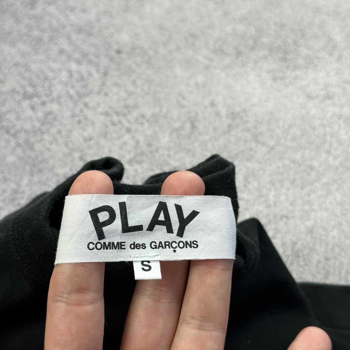 Comme des Garcons Comme Des Garcons Play T shirt Women’s Size S Black Size S / US 4 / IT 40 - 3 Thumbnail