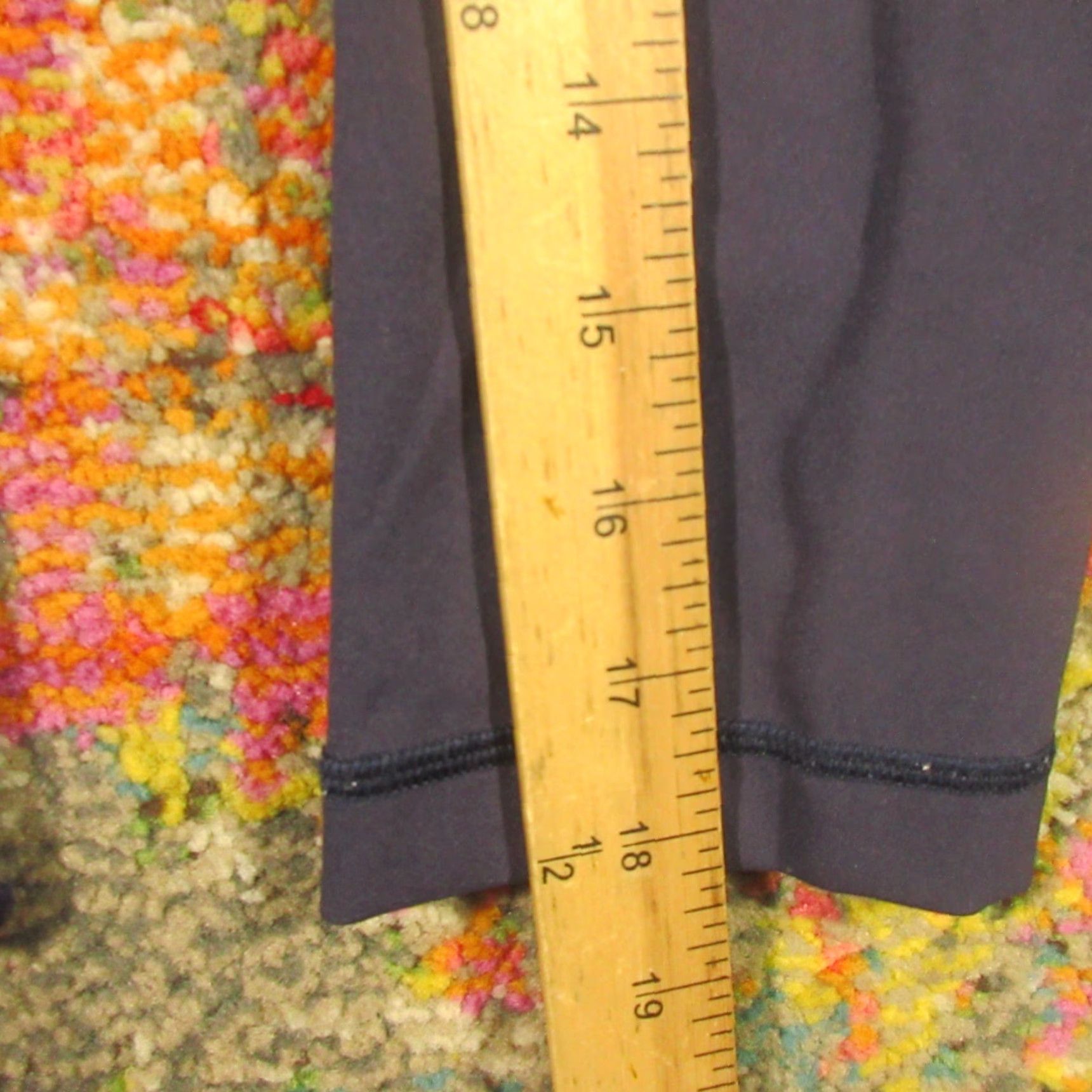 Lululemon VINTAGE Lululemon Cropped Leggings Woman’s 2 Navy Blue Yoga Stretch Pants EUC Size 26" / US 2 / IT 38 - 7 Thumbnail