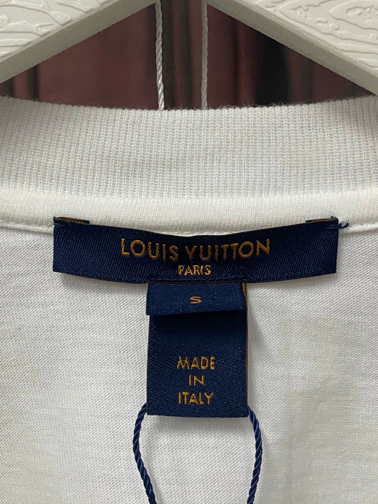 Louis Vuitton Louis Vuitton lv logo short-sleeve tee S Size S / US 4 / IT 40 - 5 Thumbnail