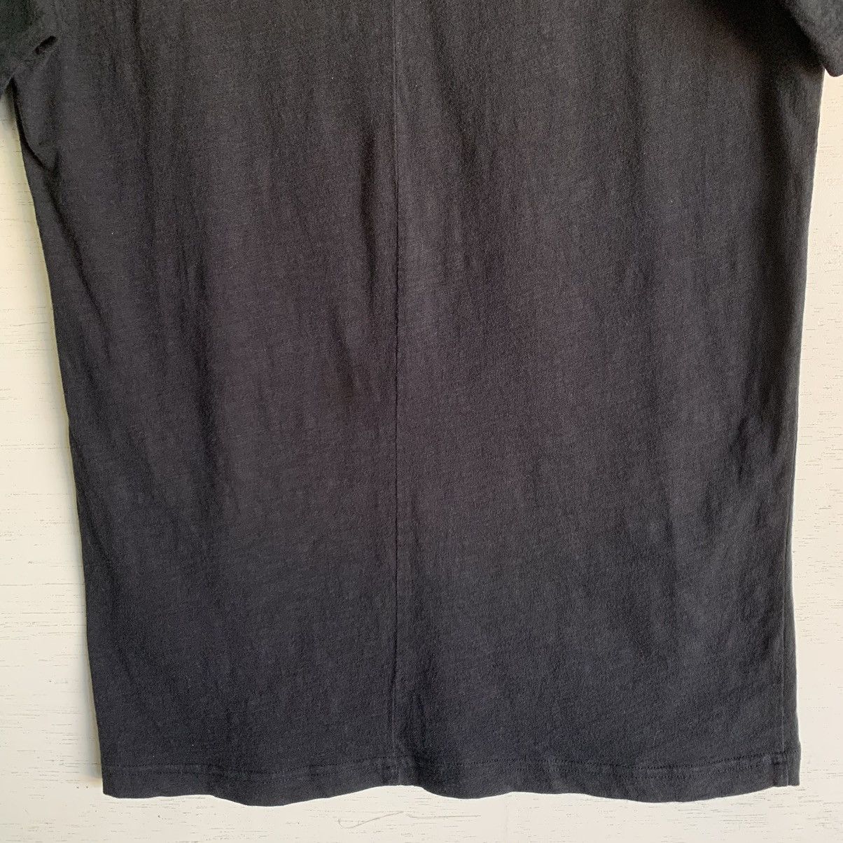 Undercover × Uniqlo Uniqlo Undercover Tee Size US S / EU 44-46 / 1 - 19 Thumbnail