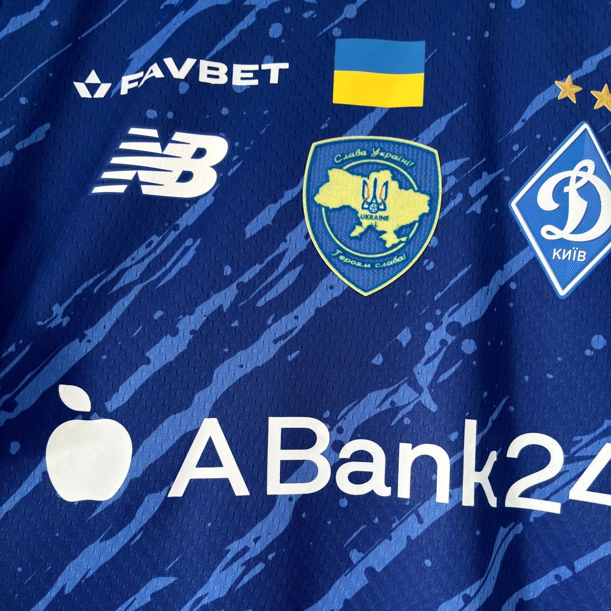 New Balance 2022 2023 Dynamo Kyiv Ukraine Poland Kedziora Soccer Jersey Size US M / EU 48-50 / 2 - 8 Thumbnail