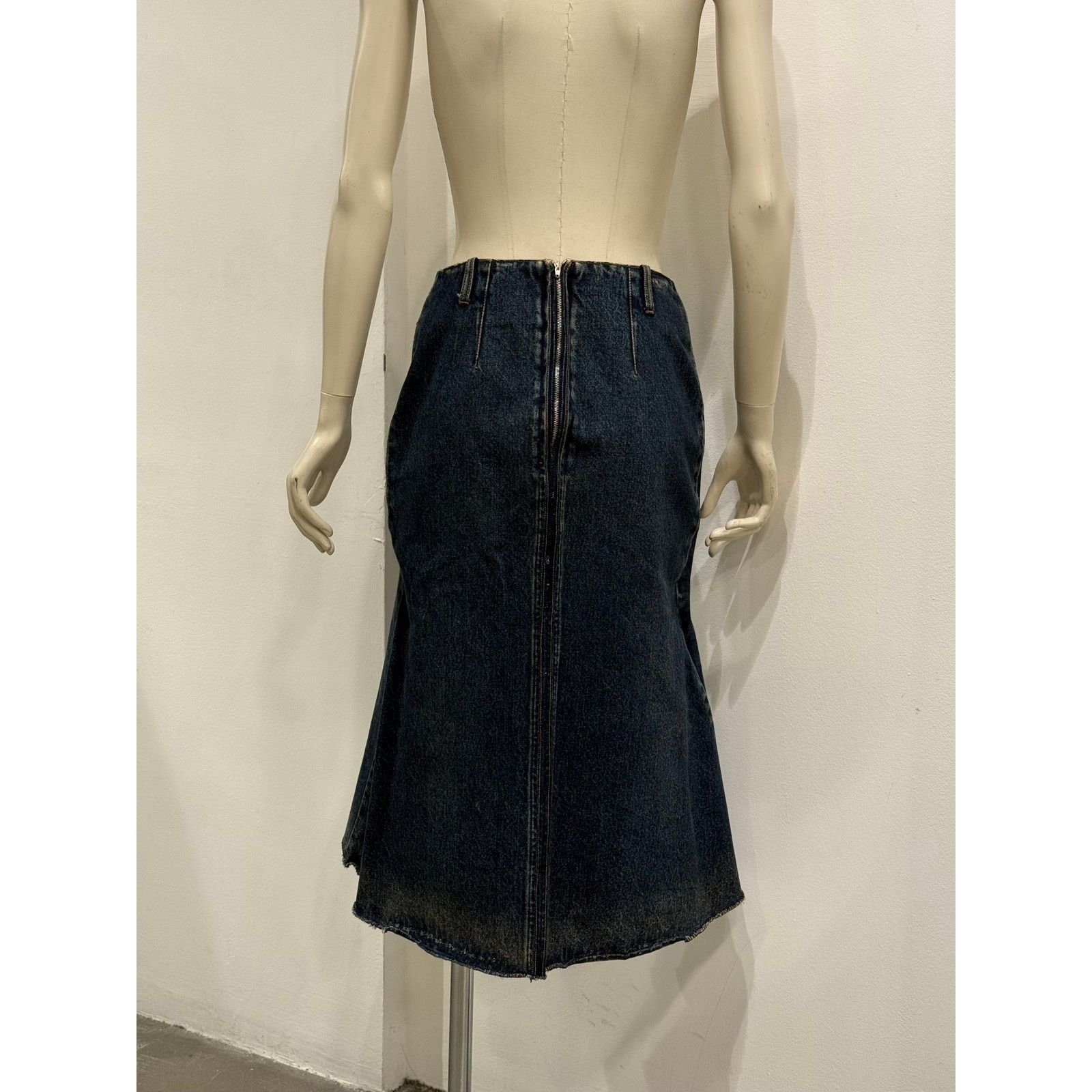 Balenciaga 2020 Balenciaga by Demna midi denim skirt Size 28" / US 6 / IT 42 - 7 Thumbnail