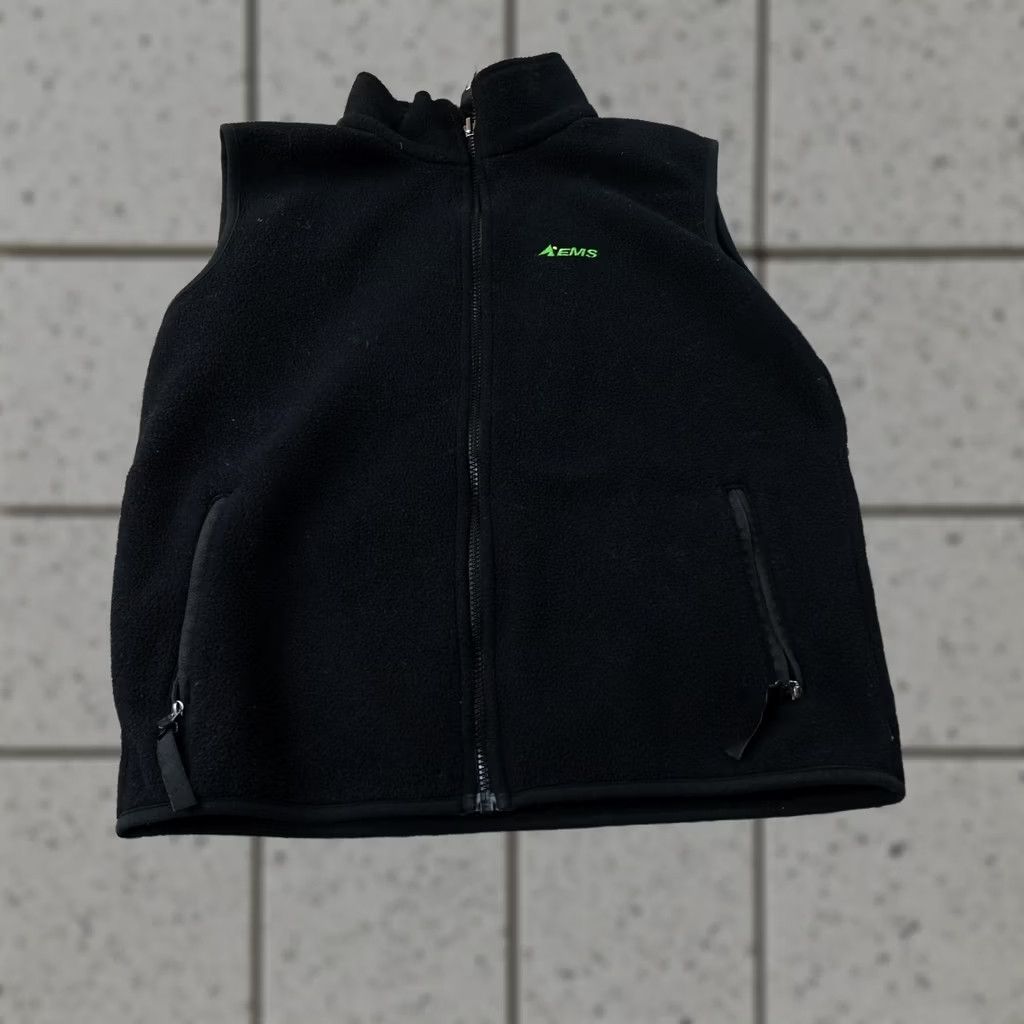 Eastern Mountain Sports VINTAGE: Eastern Mountain Sports Vest Mens S Black Fleece Full Zip Outdoor Hiking Trail Size US S / EU 44-46 / 1 - 1 Thumbnail