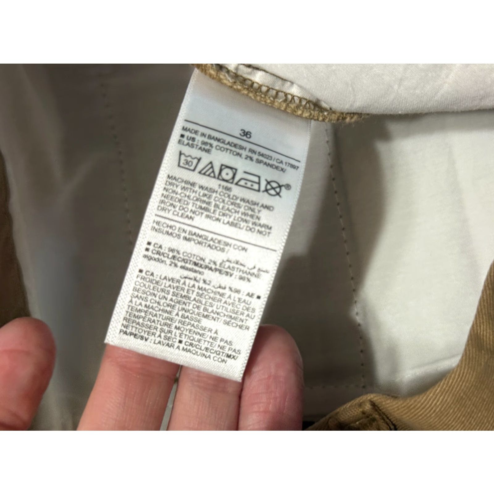 Old Navy Old Navy Shorts Men Cargo Shorts Slim Built in Flex 36 Brown Cotton Front Flat Pockets 8in Inseam Regular Size 36 Casual Everyday Vintage No N/A Size US 36 / EU 52 - 6 Thumbnail