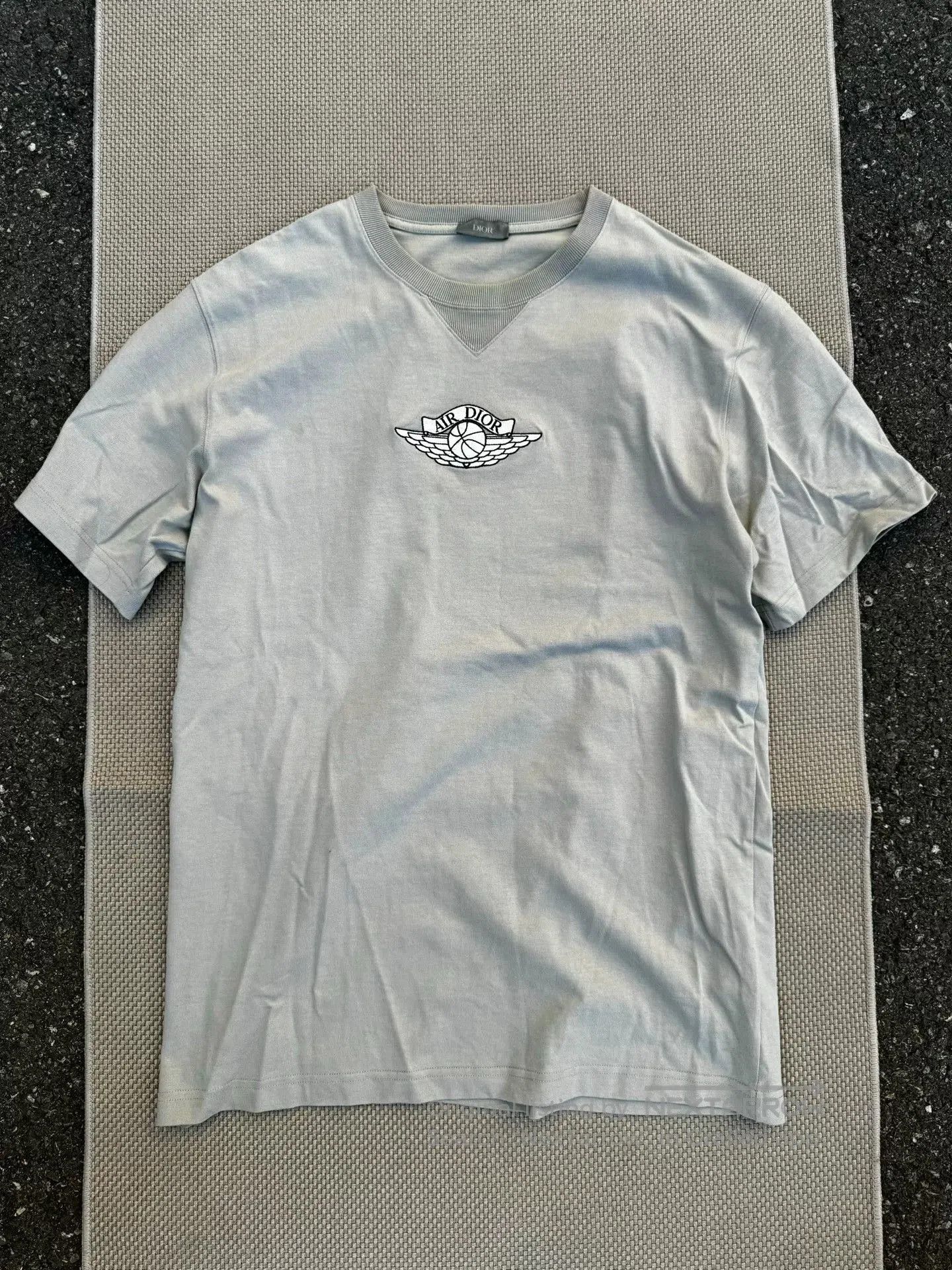 Dior Dior x AJ Embroidered Logo Gray Tee. Size US XL / EU 56 / 4 - 1 Thumbnail