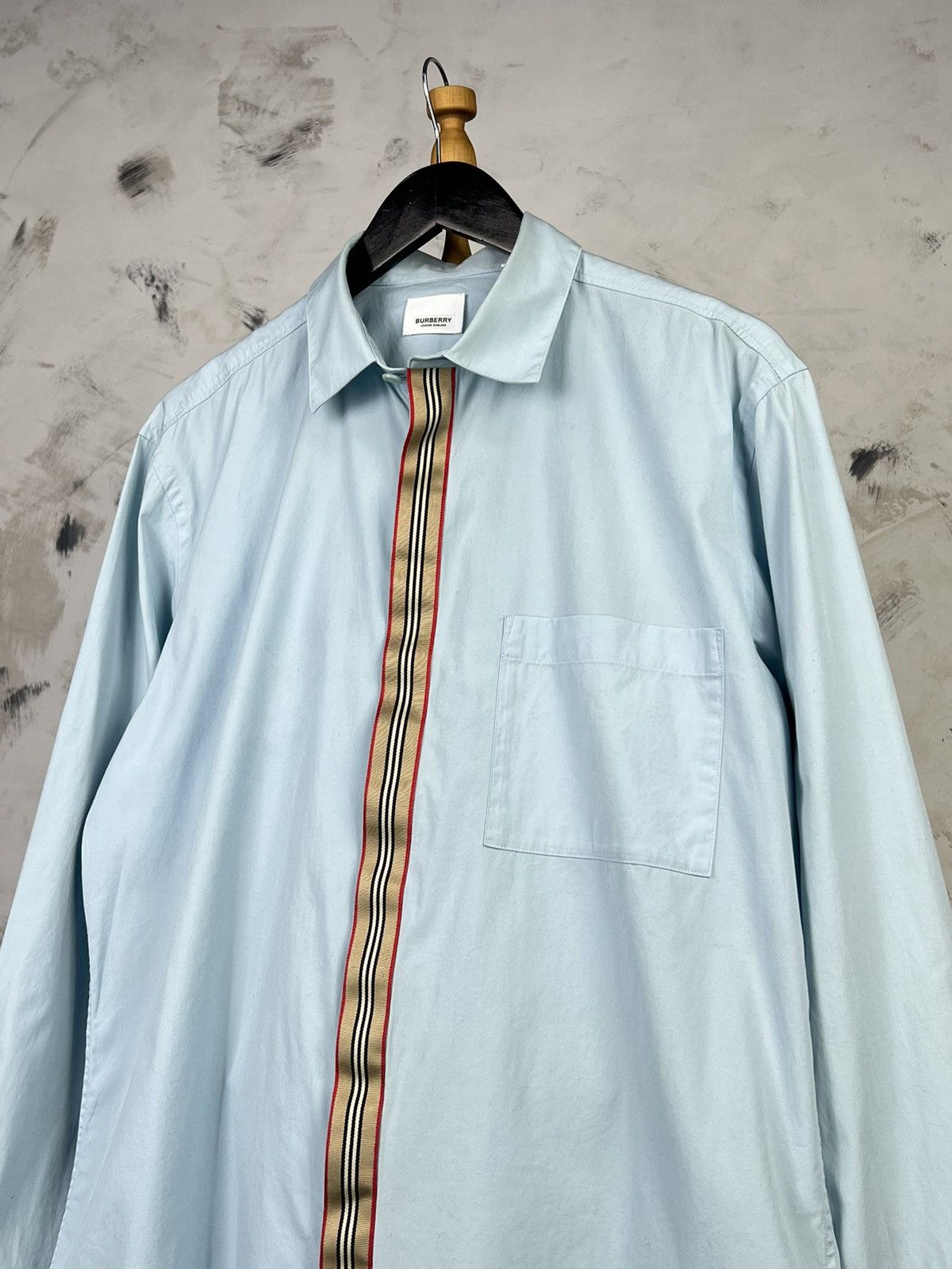 Burberry Burberry Light Blue Button Up Shirt Size L - XL Size US XL / EU 56 / 4 - 2 Thumbnail
