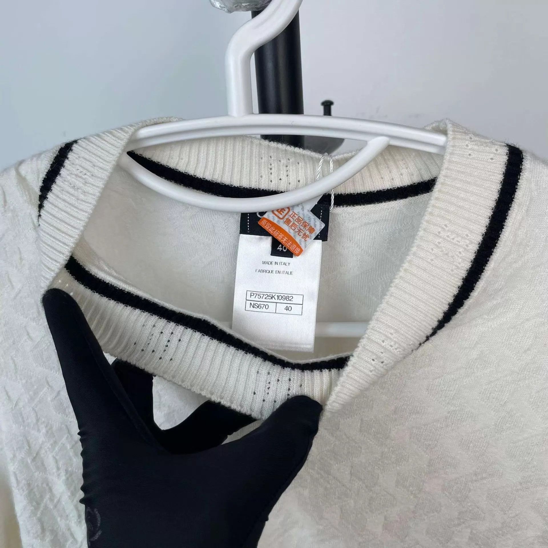 Chanel Chanel 23K crew neck intarsia logo cashmere sweater 40 Size M / US 6-8 / IT 42-44 - 3 Thumbnail