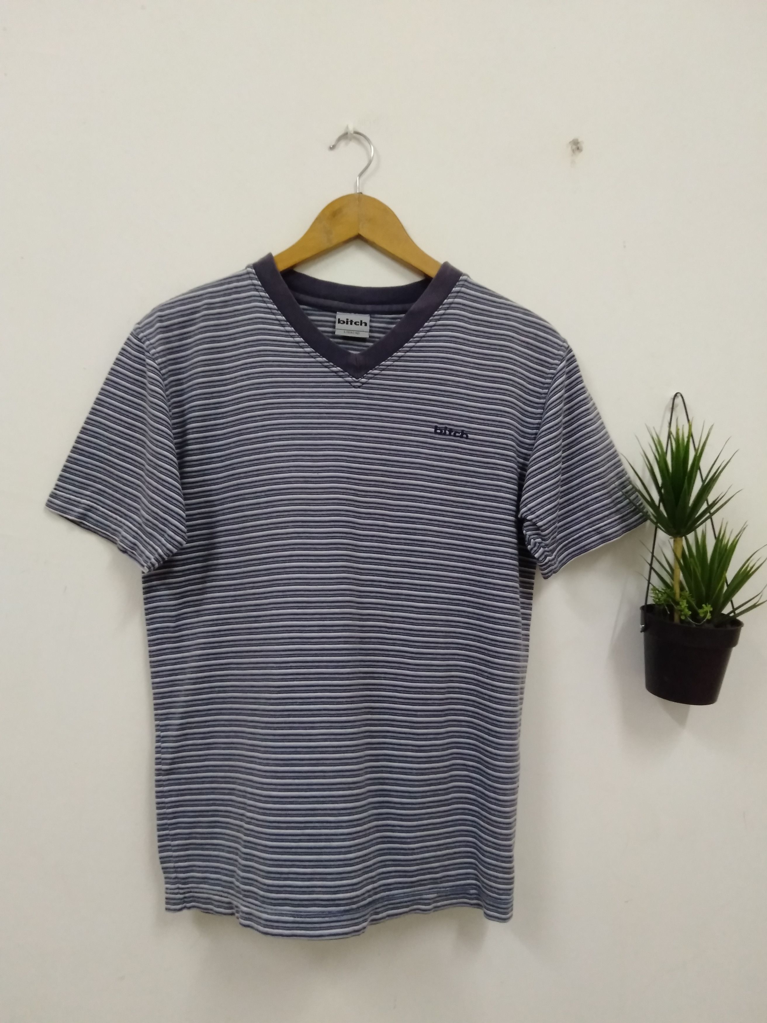 Girl Skateboards Vintage Bitch Skateboard Stripe streetwear t shirt Size US L / EU 52-54 / 3 - 1 Thumbnail