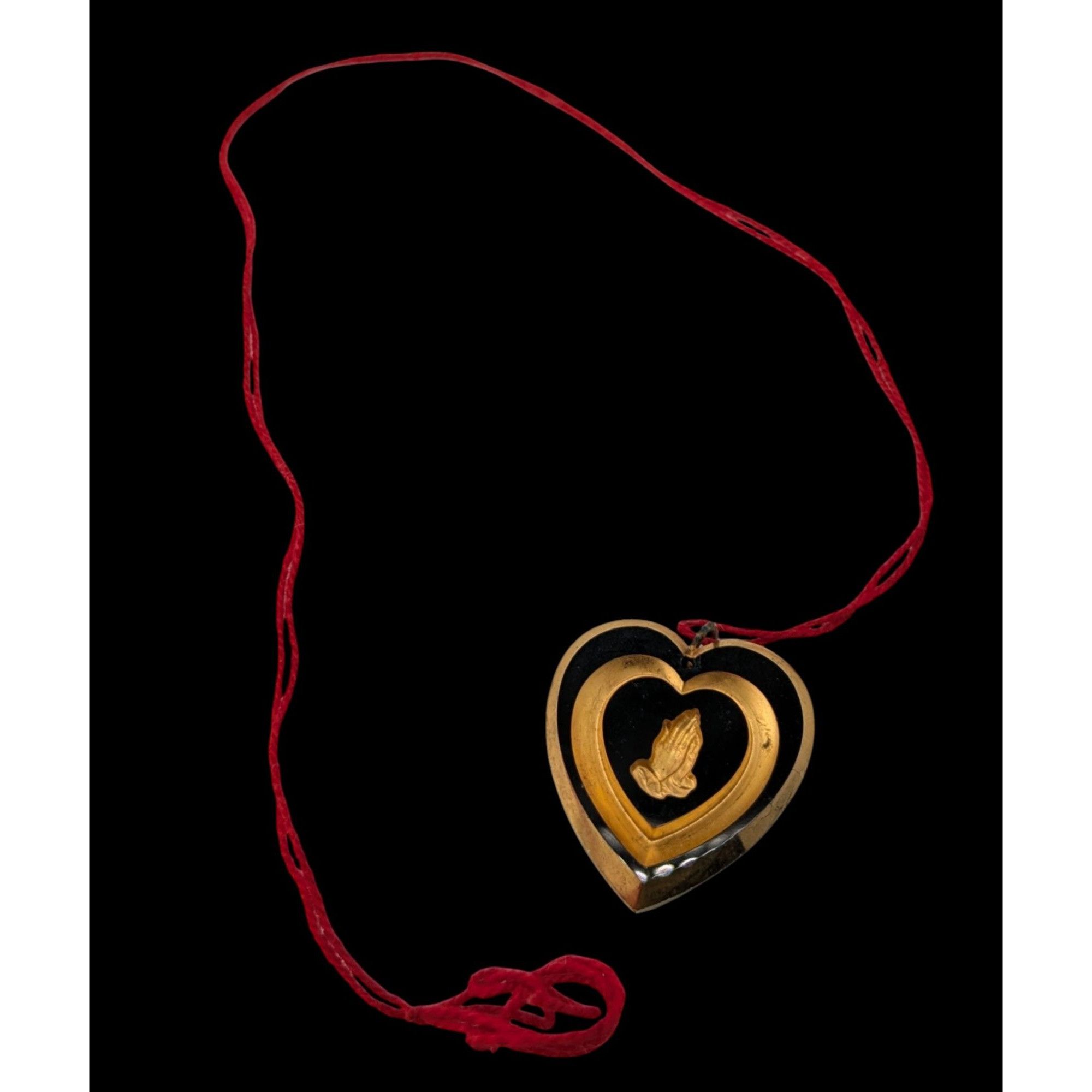 Other Vintage Carved Praying Hands Heart Necklace Size ONE SIZE - 1 Thumbnail