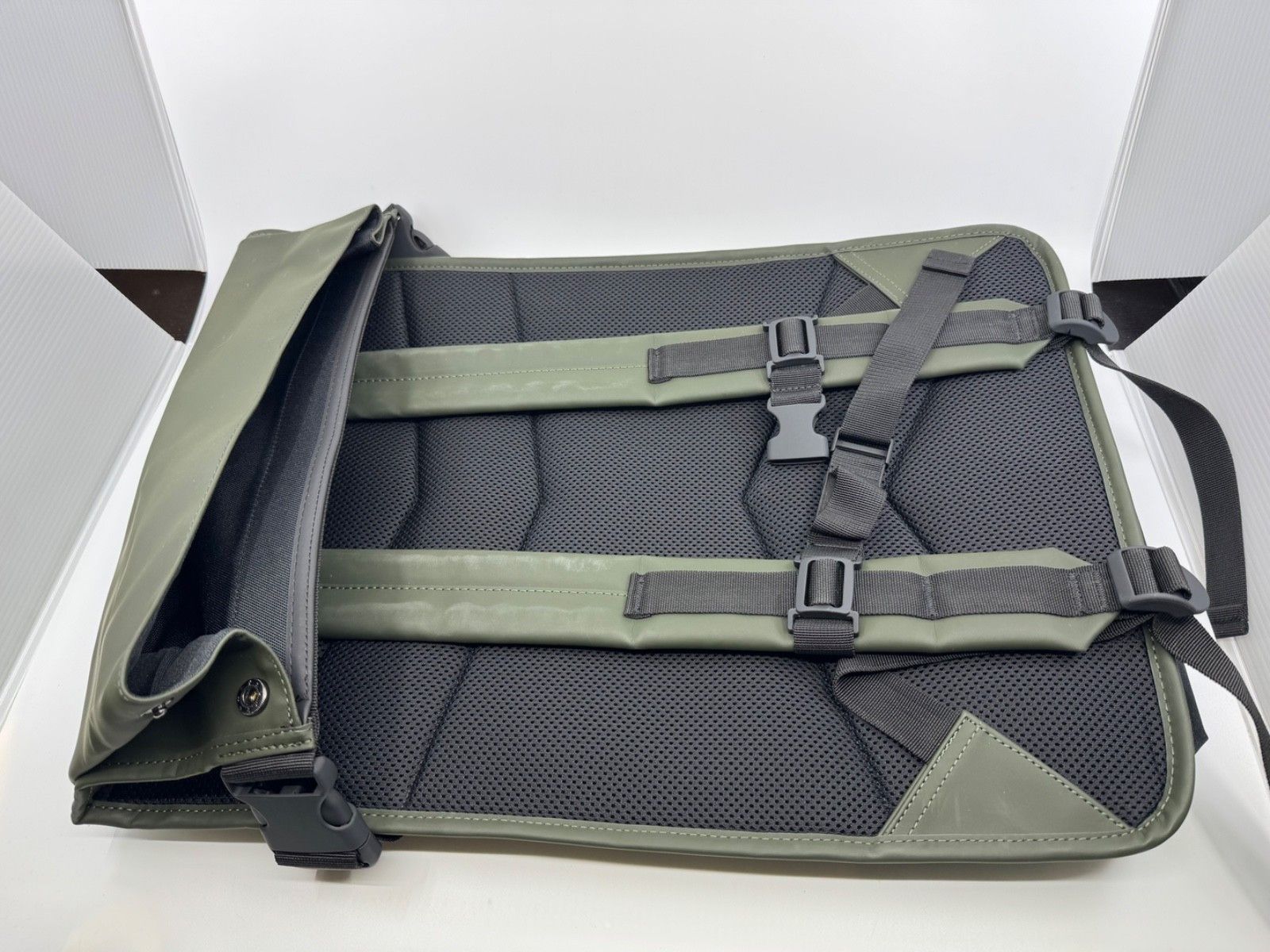 Rains Rains Trail Rolltop Backpack W3 Green/Black NEW *READ Size ONE SIZE - 5 Thumbnail