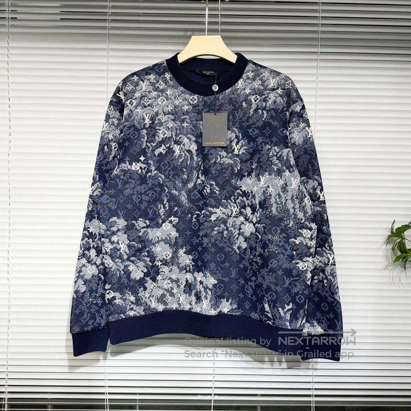 Louis Vuitton lv monogram sweatshirt with ribbed collar. Size US XL / EU 56 / 4 - 1 Thumbnail