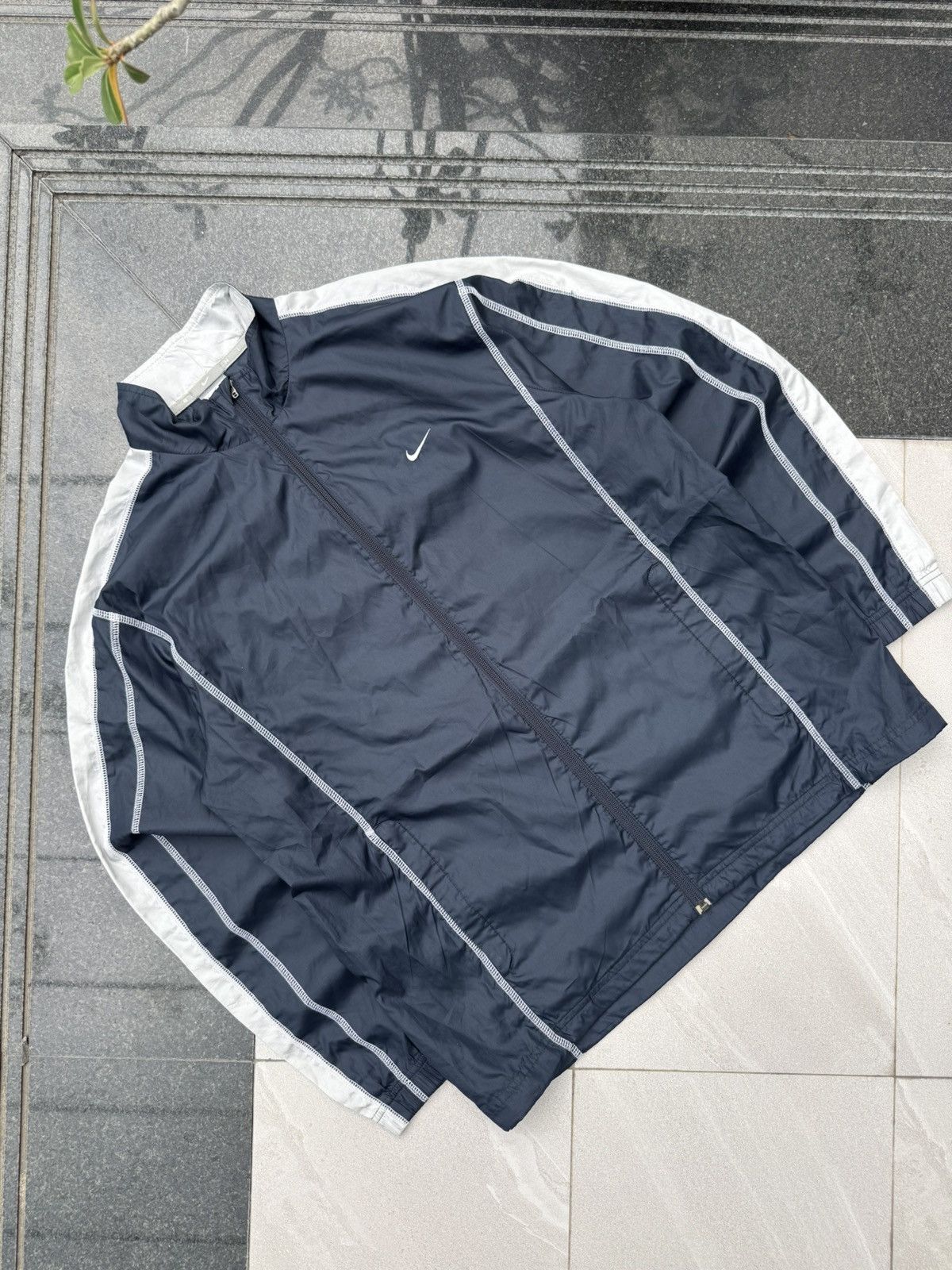 Nike 90’s NIKE RARE SWOOSH LOGO Y2K VINTAGEZIP NYLON JACKET RETRO Size US L / EU 52-54 / 3 - 1 Thumbnail
