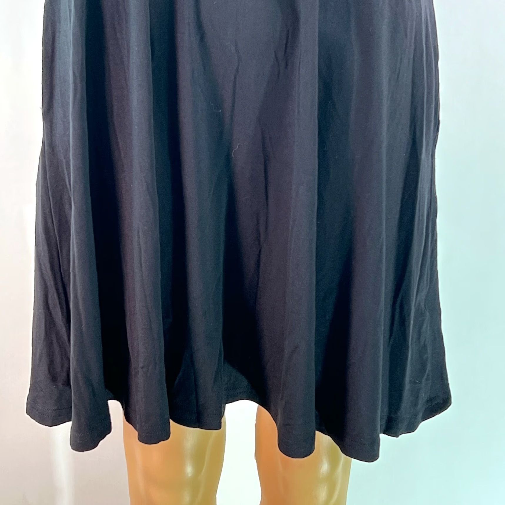 Vintage Korsis Black Midi Dress Shirt Women Short Sleeves Pullover Round Neck 34 in Knee Length 95% Rayon 5% Spandex Solid Casual Dress Size M / US 6-8 / IT 42-44 - 5 Thumbnail