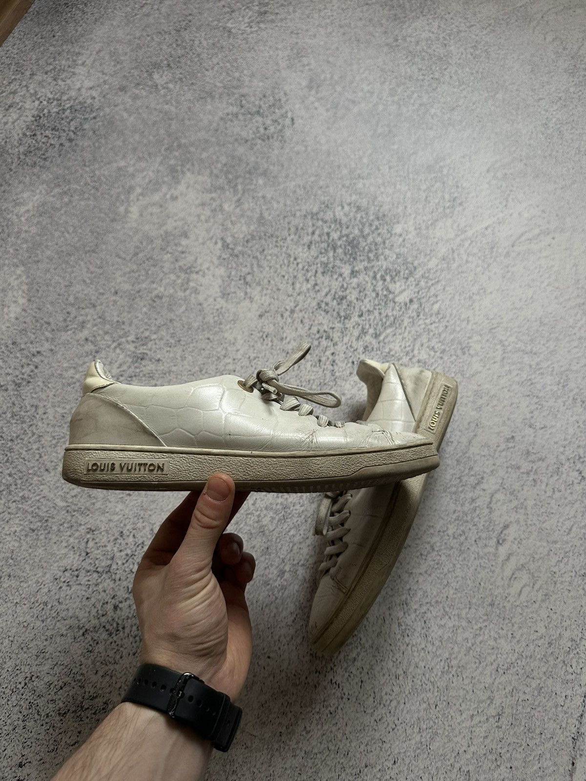 Louis Vuitton Louis Vuitton Women’s Front Row Sneaker White EU 36 Size US 6 / IT 36 - 15 Thumbnail